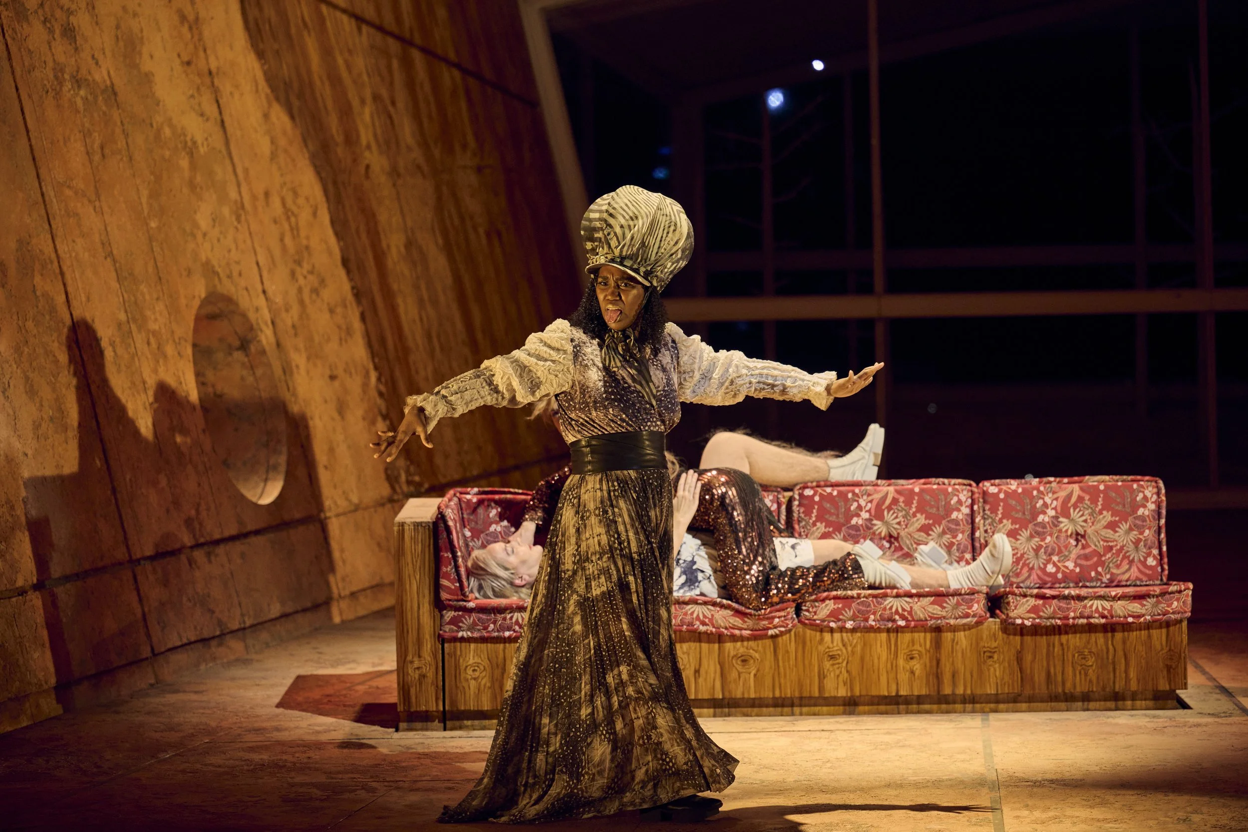 Staatsoper Stuttgart | Eule in Leoš Janáček's Die schlaue Füchsin | Photo Credit: Martin Sigmund