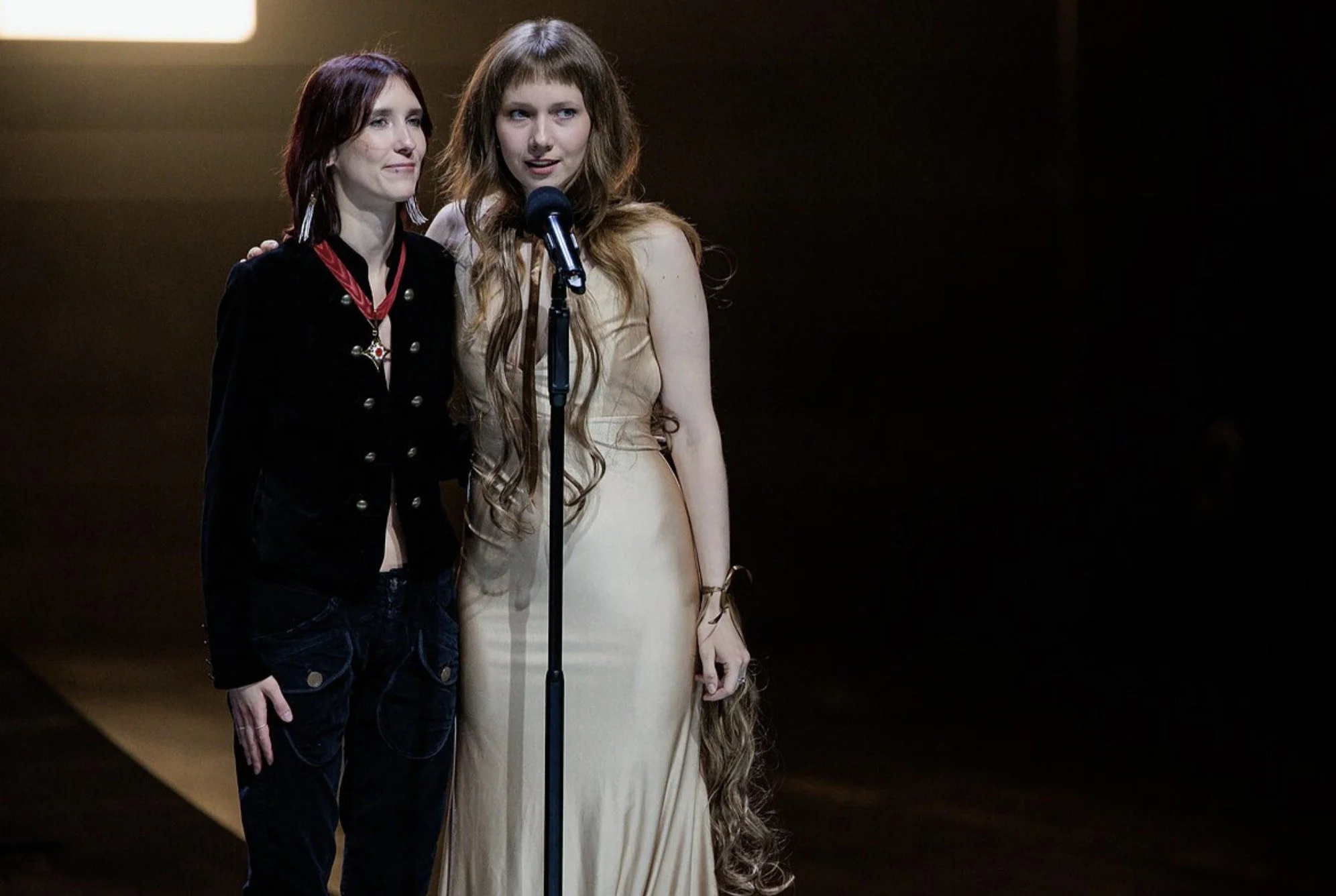 Laura Kutkaitė apdovanota dviem „Auksiniais scenos kryžiais“ už spektaklį-performatyviąją paskaitą „tremolo“