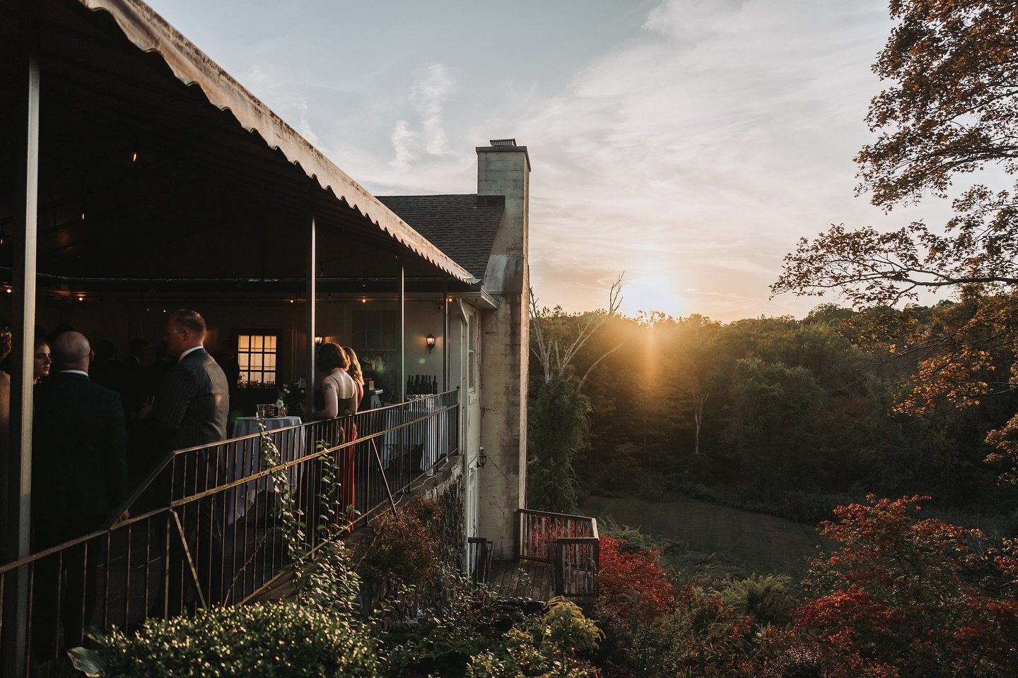 Fairfield County sunsets, Redding charm and two people falling in love &mdash; Thank you N &amp; J for sharing your wedding night with us 💫❣️

📸: @kaisphoto.graphy 

#ctwedding #ctweddingvenue #connecticutwedding #thespinningwheel #ct #connecticut 