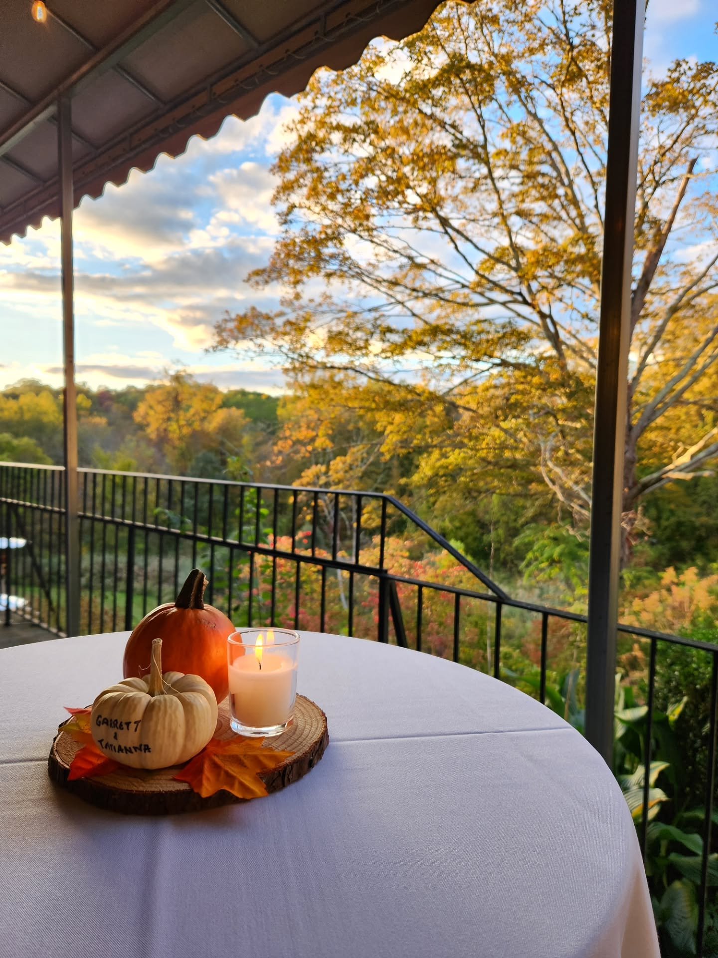 Beautiful and cozy fall weddings at The Spinning Wheel.
Congratulations Tatianna and Garrett! We loved being a part of your special day.