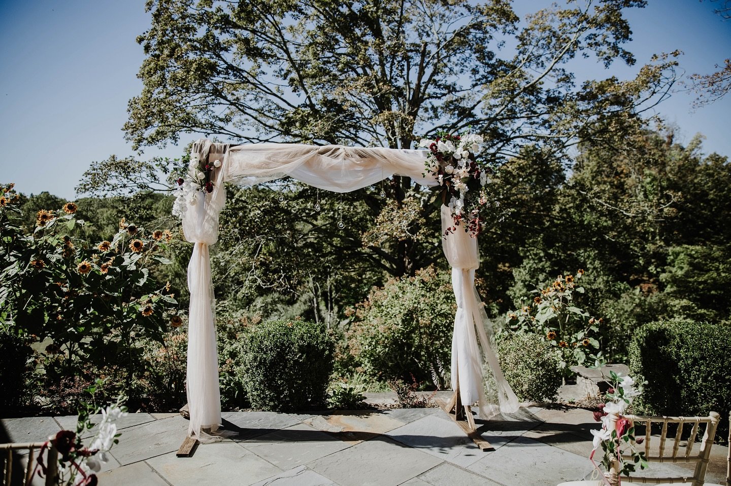Sunshine, smiles, and a love-filled celebration &mdash; A picture perfect September wedding at The Spinning Wheel ☀️🌻💛✨ 

#ctwedding #september #wedding #thespinningwheel #ctweddingvenue #gardenwedding #connecticut #2025wedding