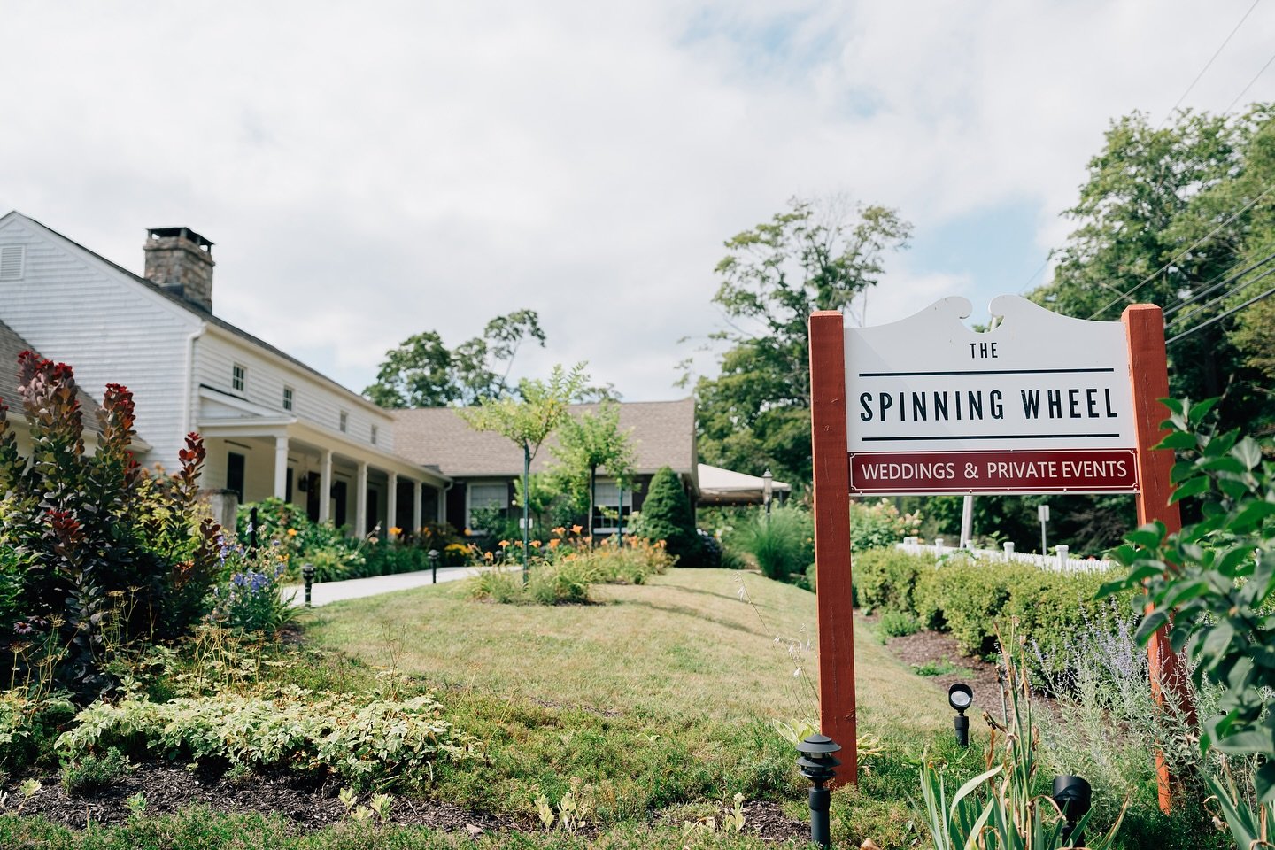 Love is in full bloom at The Spinning Wheel 🌸🌺💗

#connecticutwedding #ctwedding #ctweddingvenue #thespinningwheel #ct #summerwedding #julywedding #gardenwedding #2025wedding