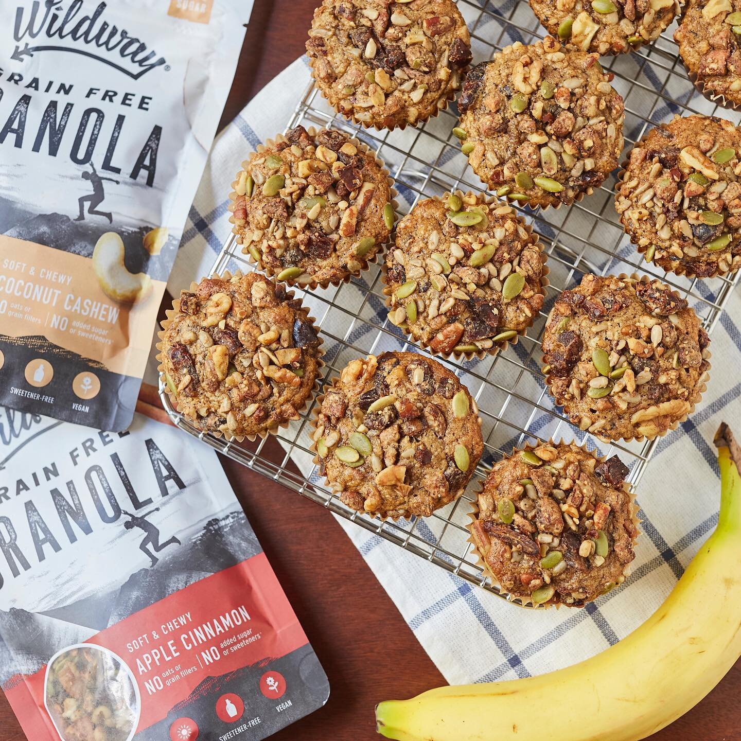 Rise N&rsquo; Shine!!! Are you ready for these paleo chocolate chip banana nut muffins? 🍌 
⠀⠀⠀⠀⠀⠀⠀⠀⠀
So excited to share my favorite muffin recipe with y&rsquo;all on the blog this morning. @wildwayoflife was nice enough to send me a shipment of the