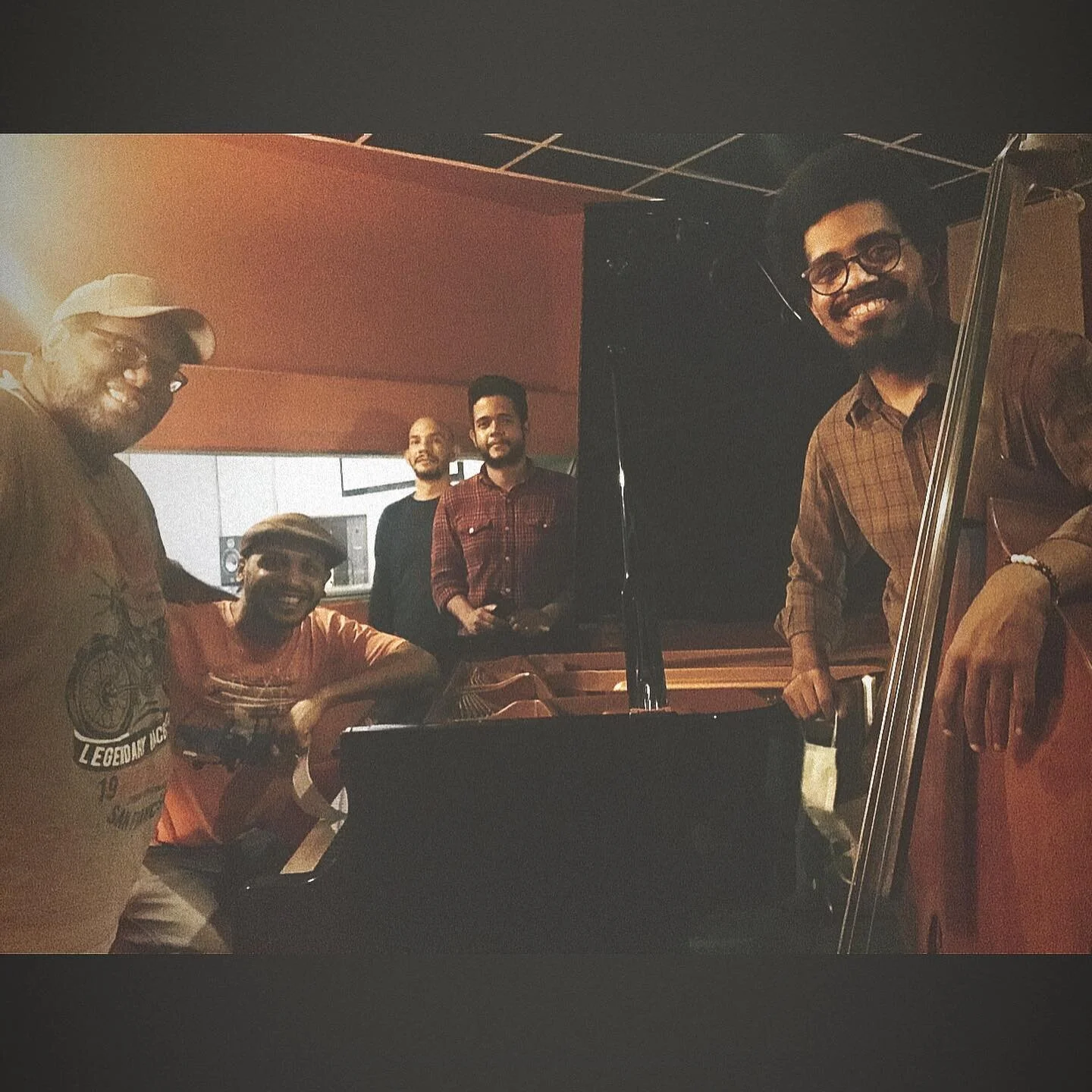 It&rsquo;s a wrap! Recording done! Gracias al tremendo equipo de trabajo por esta grabaci&oacute;n! Esperen pronto #herenciacriolla del #joseanjacobotrio @otonielnicolas @darollmendez @jvolivier @armandomolina2 @rodriguezhilton @afinarterd #jazz #afr