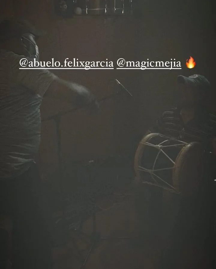 Gracias de coraz&oacute;n a @magicmejia y a @abuelo.felixgarcia por ponerle los colores en la grabaci&oacute;n! Los colores del batey! #joseanjacobotrio #afrodominicanjazztrio #afrodominicanjazz #jazzafrodominicano #jazztrio #herenciacriolla #jazz #c