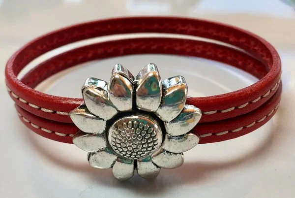 dbl sunfl clasp thin red.jpg