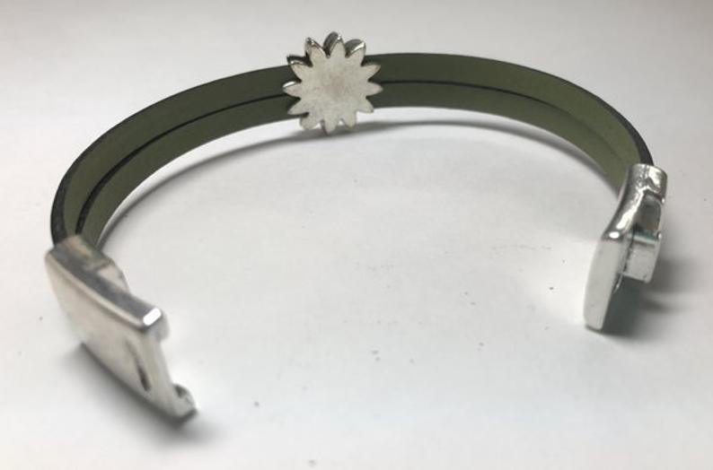 dbl sunfl simple clasp thin open.jpg