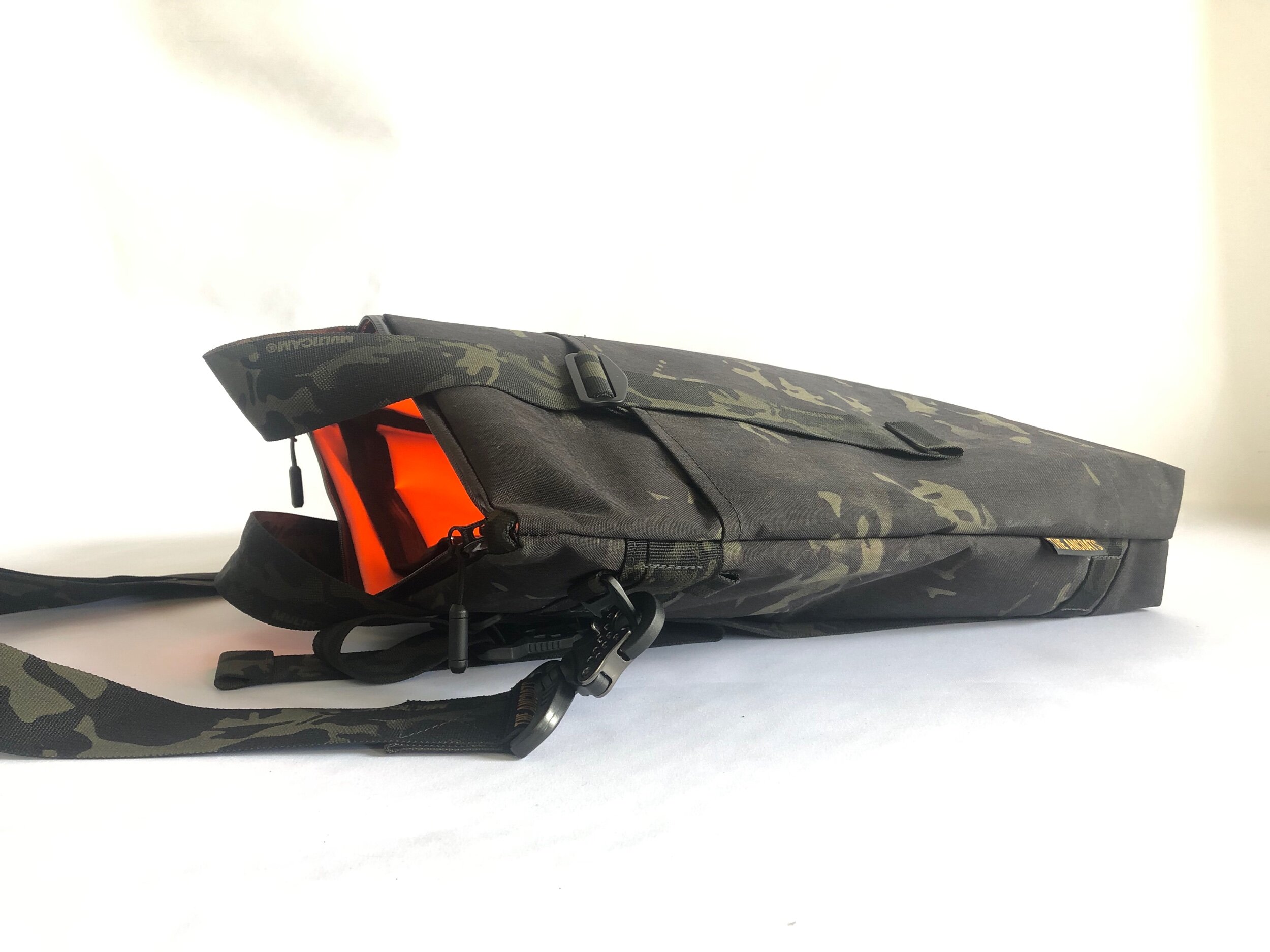 EA5BFCA2-0E19-4922-A44B-65FF3CFD1C78