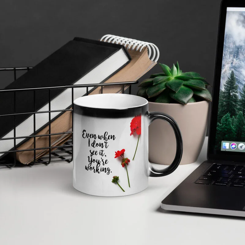 mockup_Handle-on-Right_Lifestyle.jpg