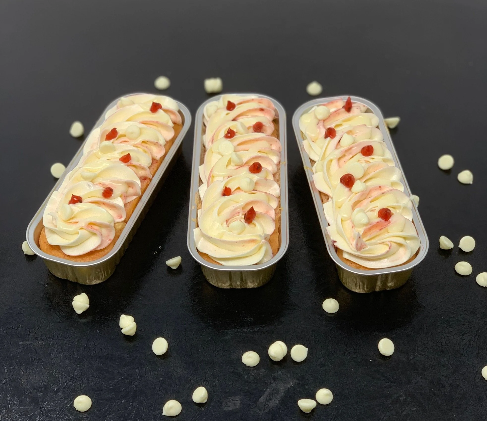 White Chocolate Raspberry Cake Tin