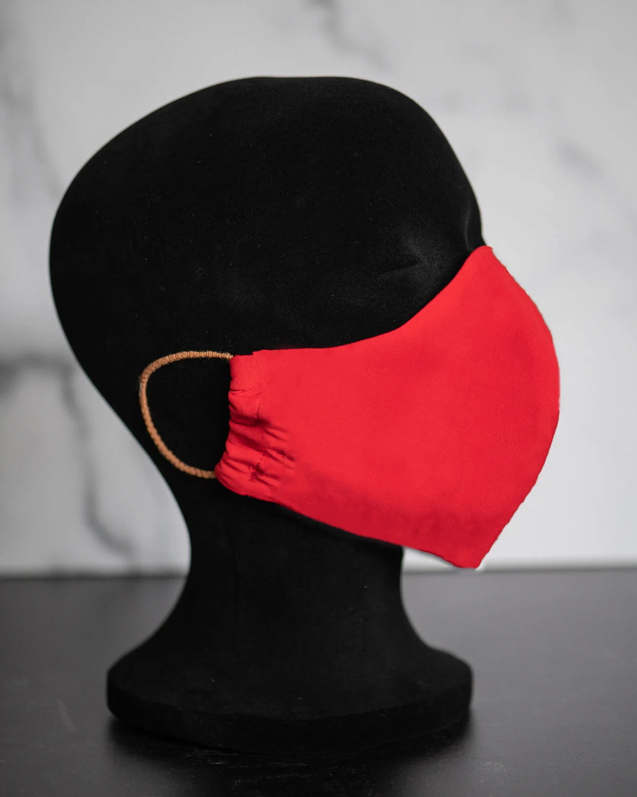Dore_Masks_Manequin-blank_red_mask.jpg