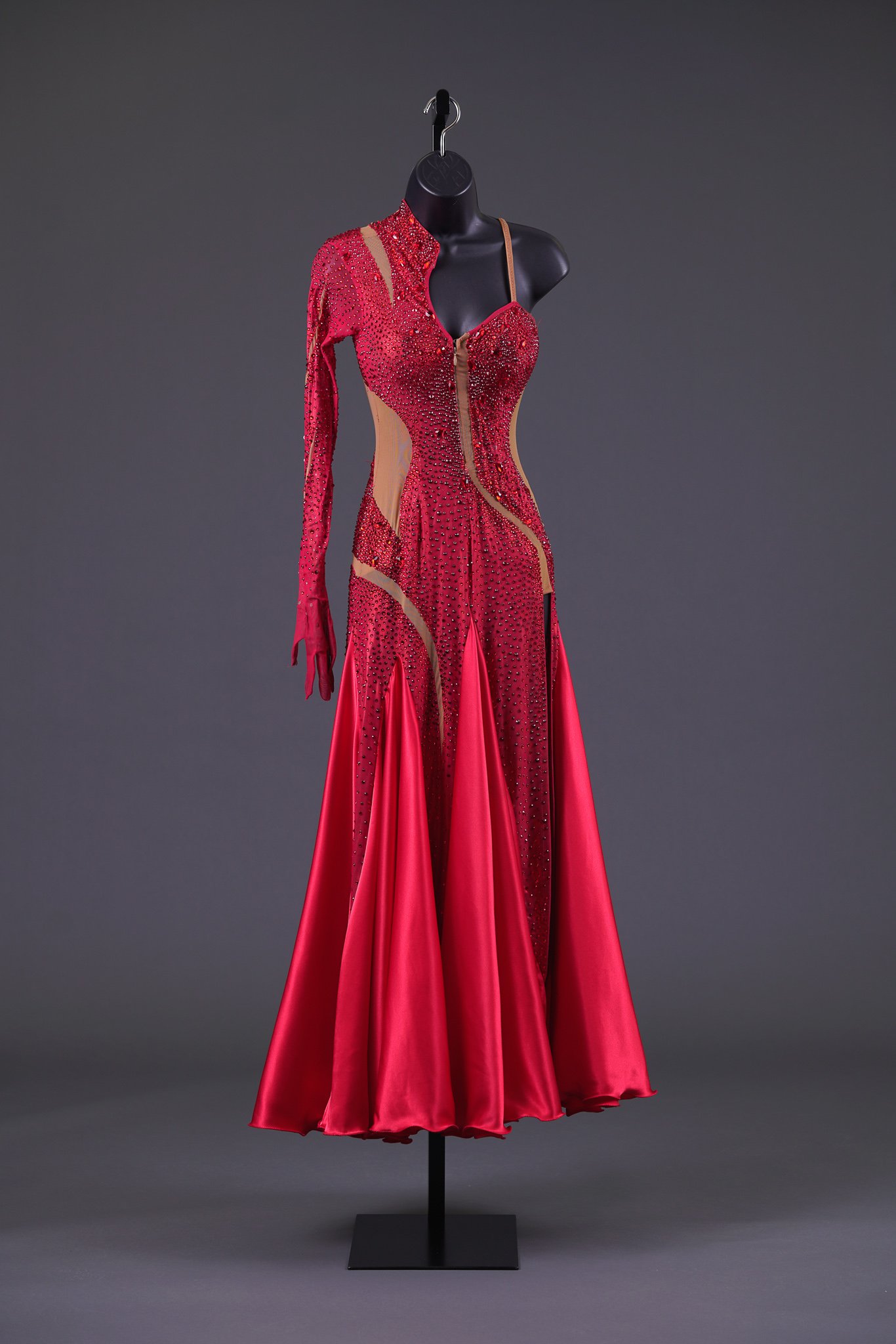 Nude and Red Doré Smooth with One Sleeve