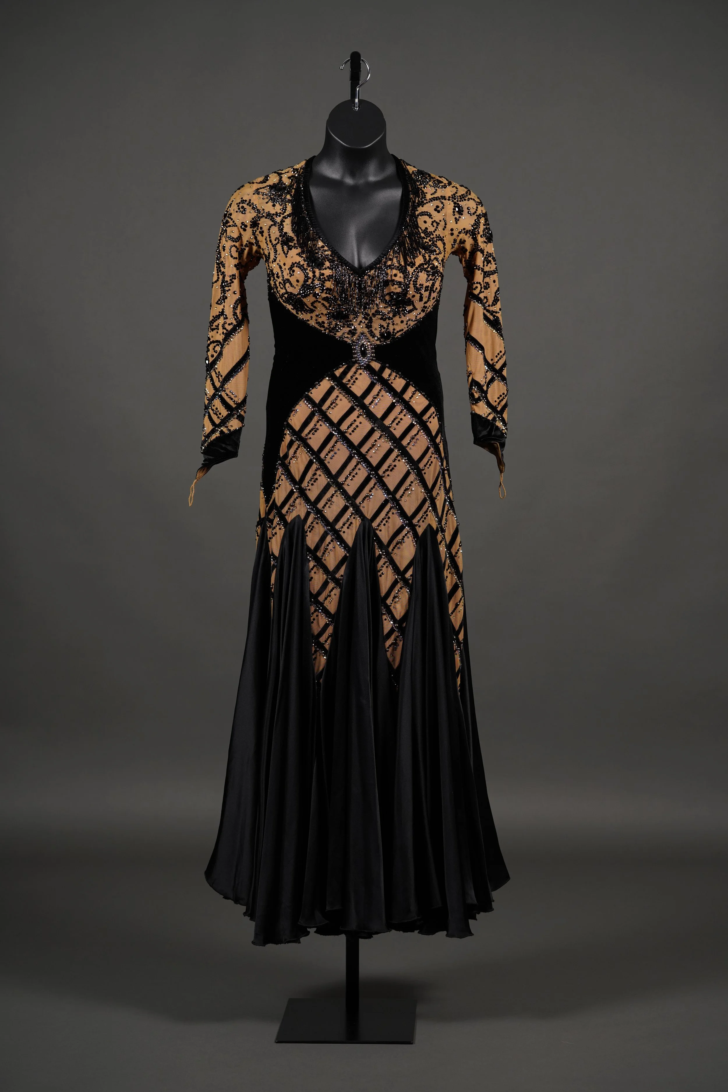 Nude and Black Smooth