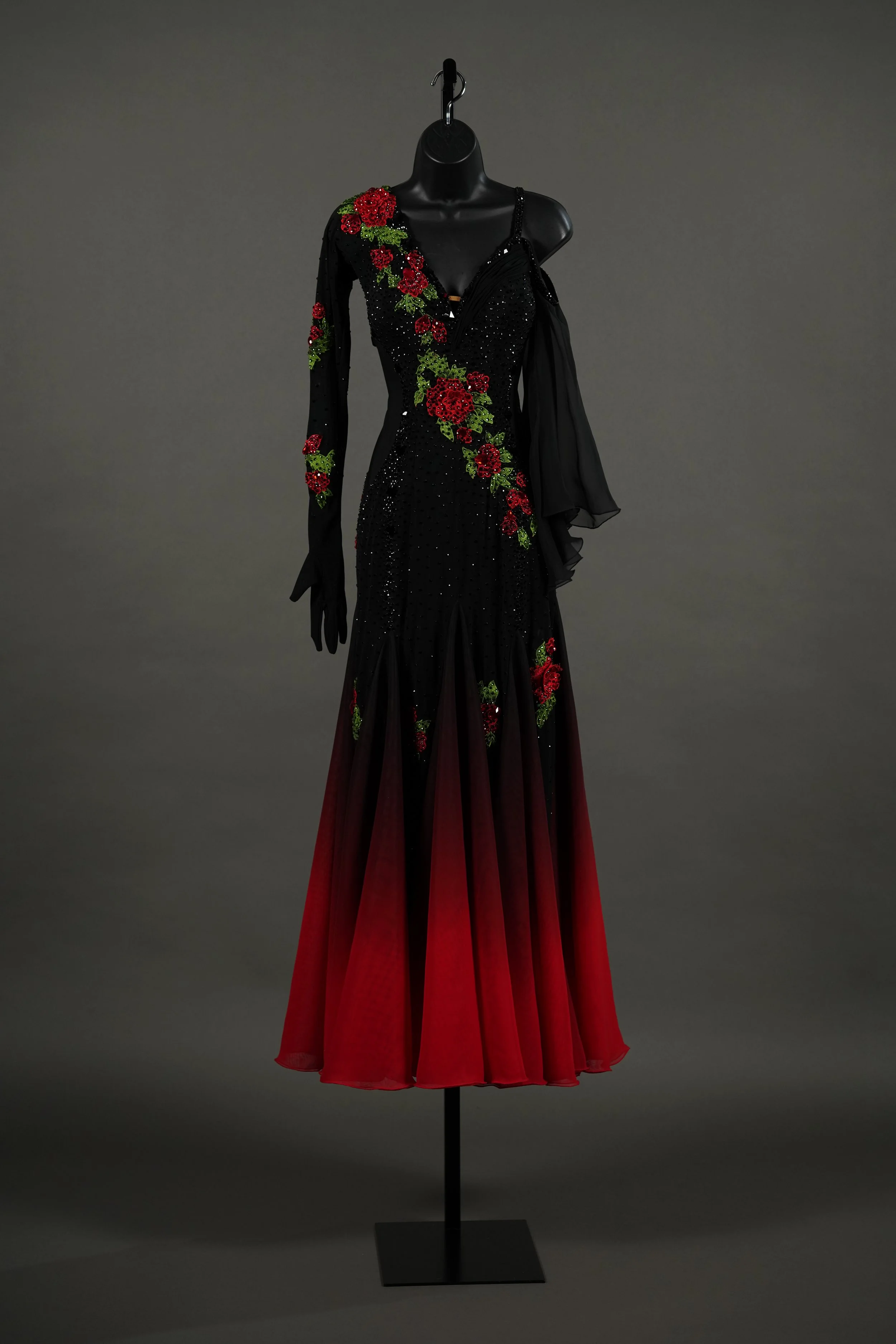 Black to Red Ombré Smooth with Roses