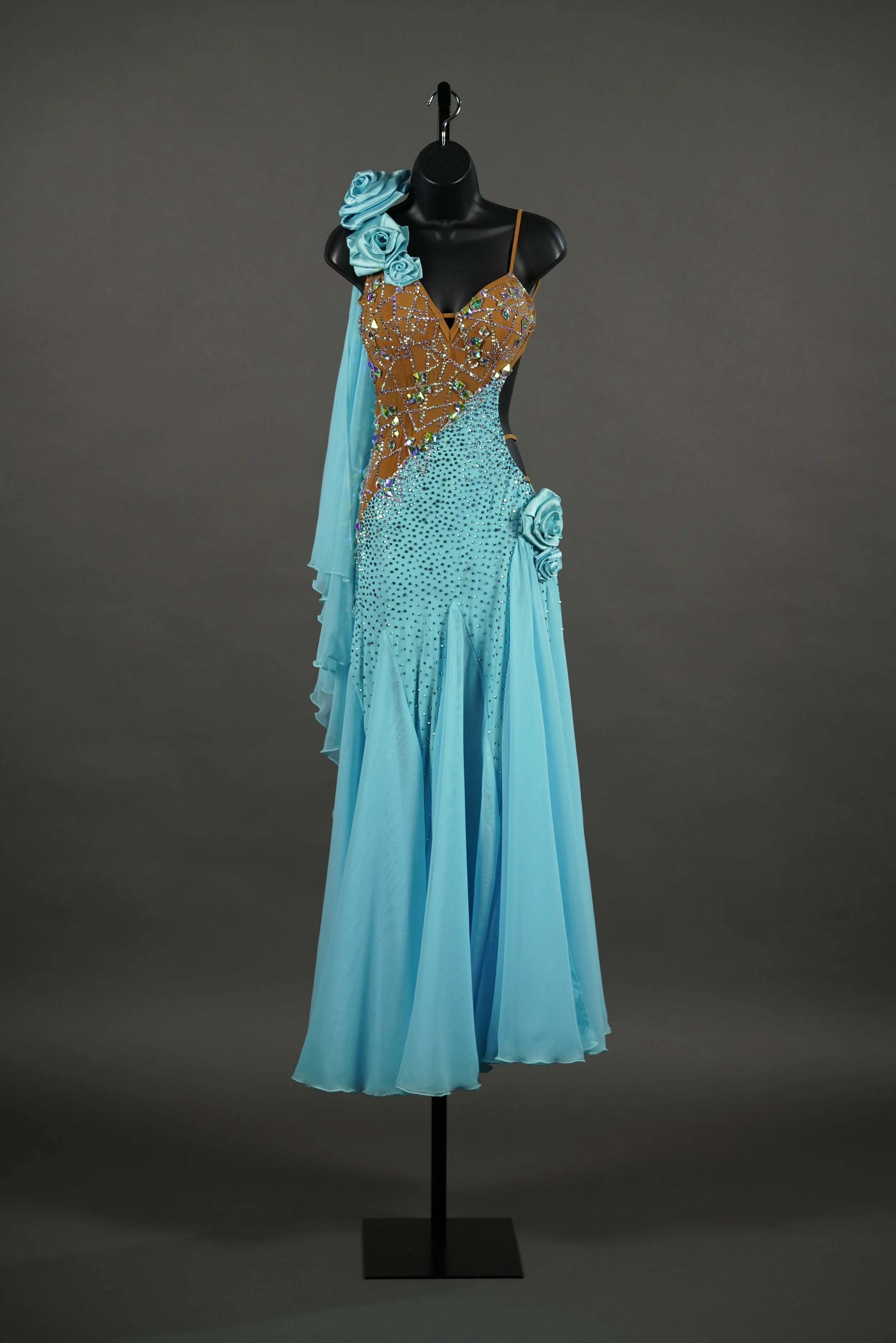 Aqua Smooth with 3D Flowers and Drape