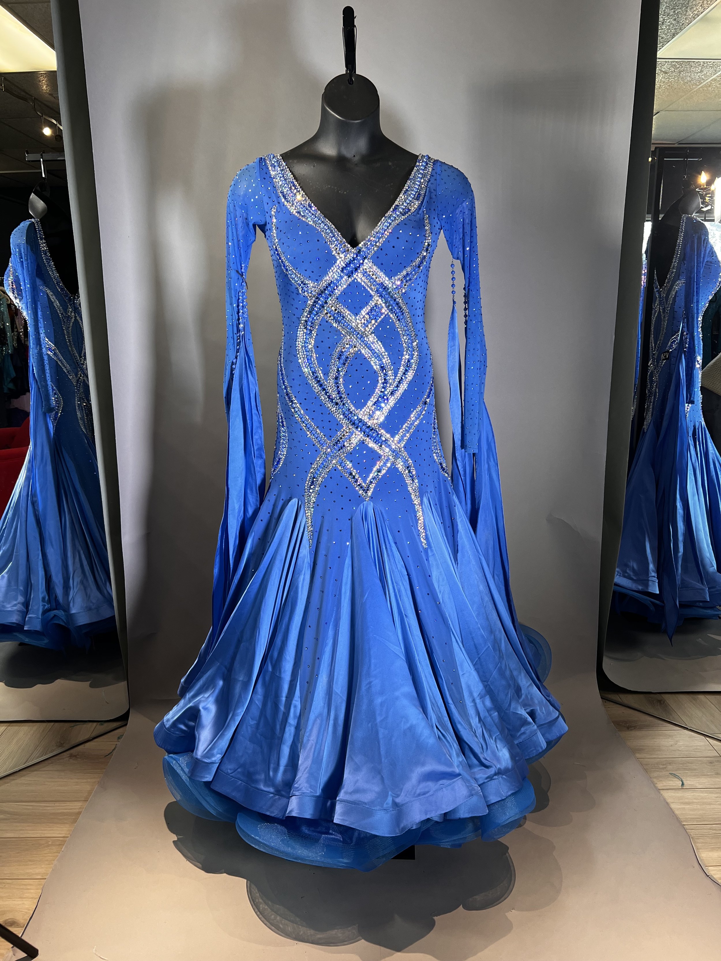 Visa Blue Standard with Pearls