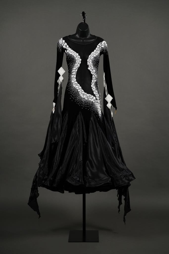 Black Standard with White Stones