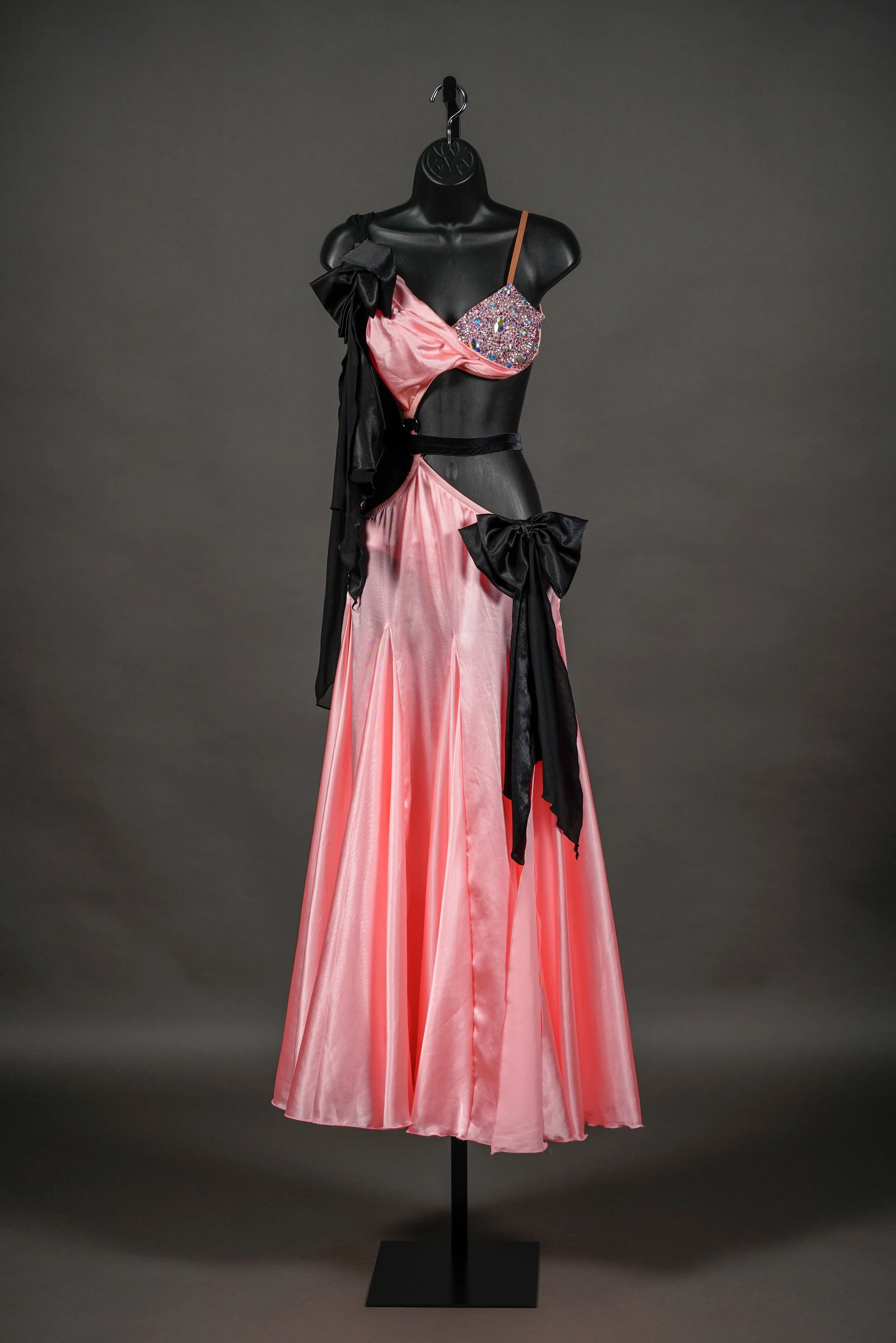 Sugar Pink Smooth with Black Bows and Rings