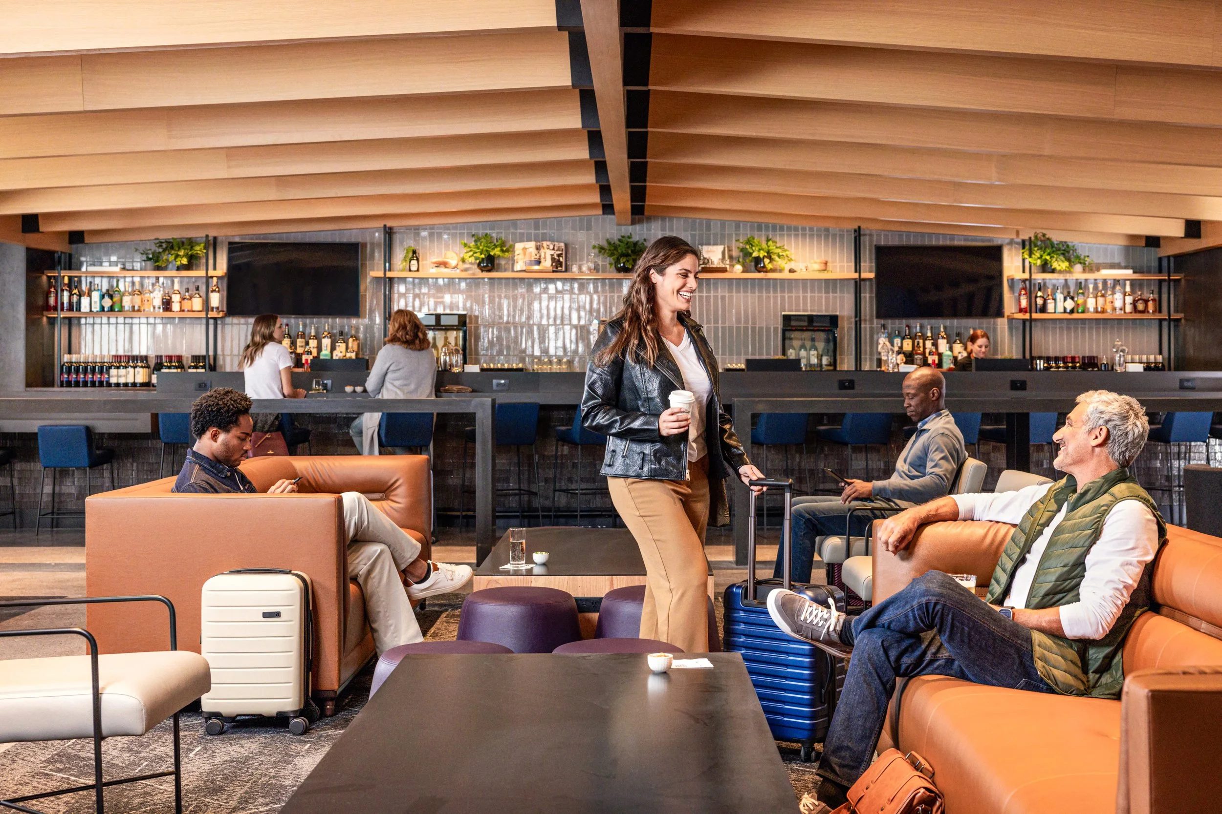 Club DEN B East 20230907_Sad-0221_rs_v3.jpg