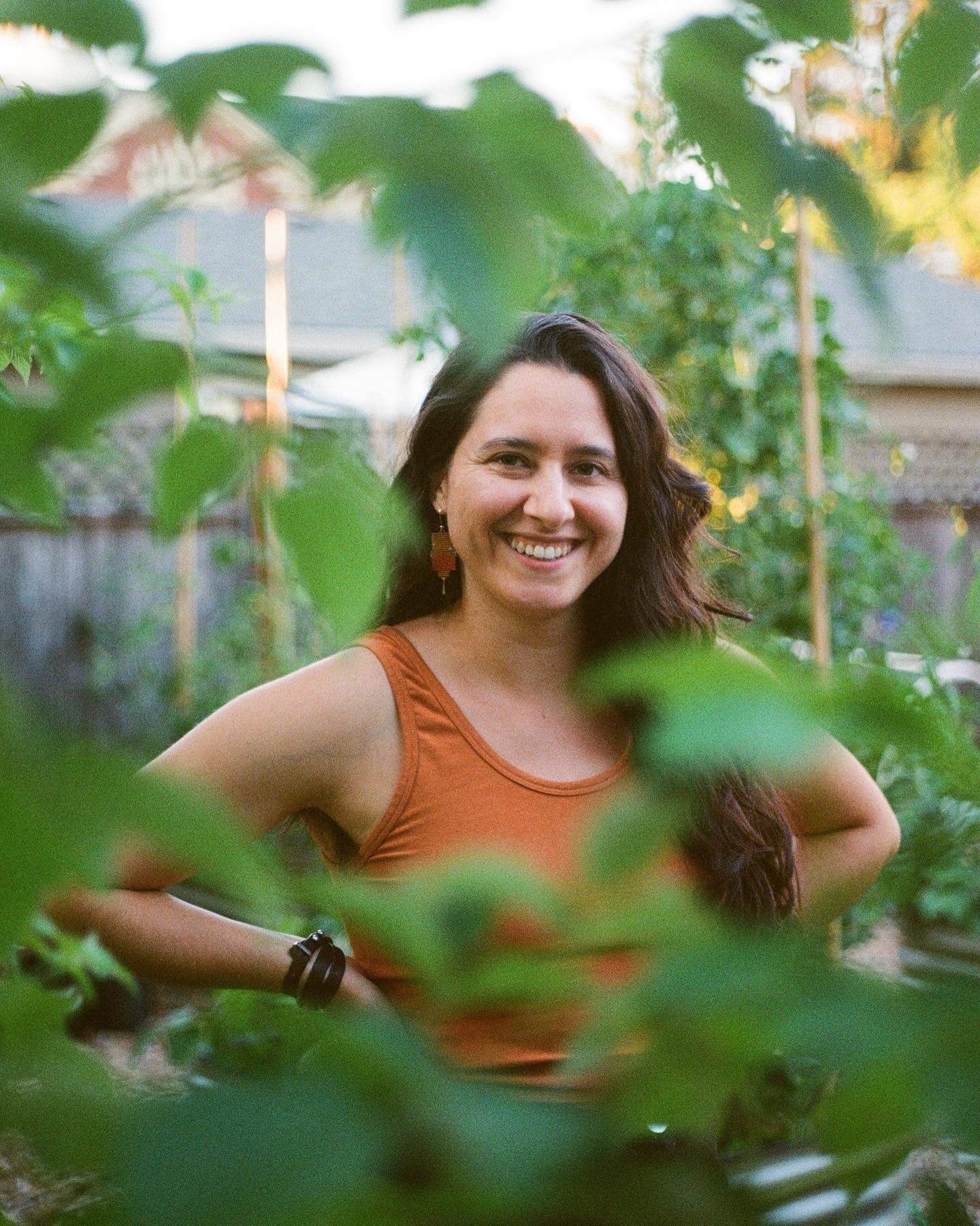 Summer on film 🌞 the joy and thrill of getting scans back and making prints months after the photos were taken is always so special. I adore taking portraits of people. Now if I can just figure out why 5 photos of every roll have been turning out bl
