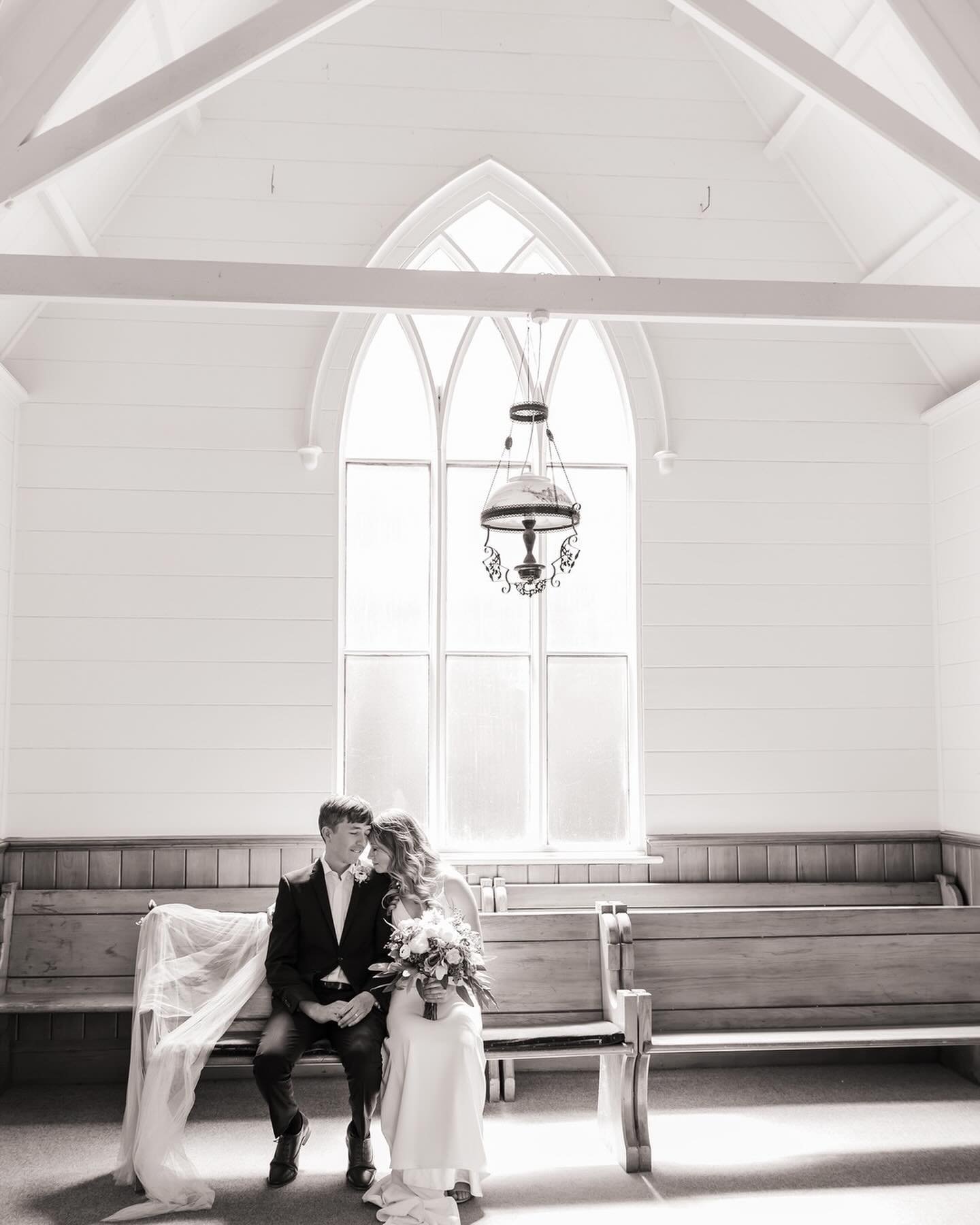 The Andersons got married in St Andrews Church in Matakana country park. A beautiful historical wedding venue - I was lucky enough to attend a wedding here a few years back. It is gorgeous and full or character!
⠀⠀⠀⠀⠀⠀⠀⠀⠀
Photos @annahartphotography
