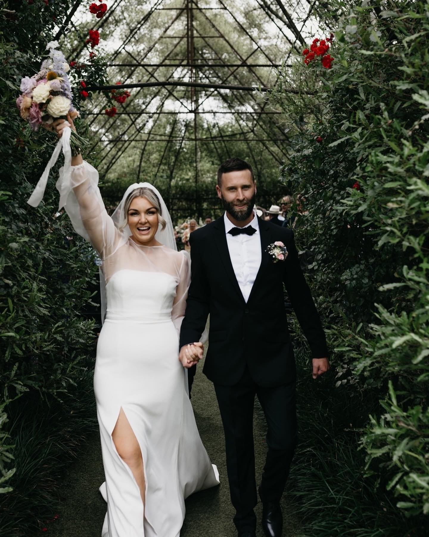Could you have a more beautiful canopy for your summer wedding? Mr &amp; Mrs Hurley got married  @treechurchandgardens in February.
⠀⠀⠀⠀⠀⠀⠀⠀⠀
Our gorgeous customer Stephanie wore the Siena set and Lovely top for her wedding ceremony and later wore th
