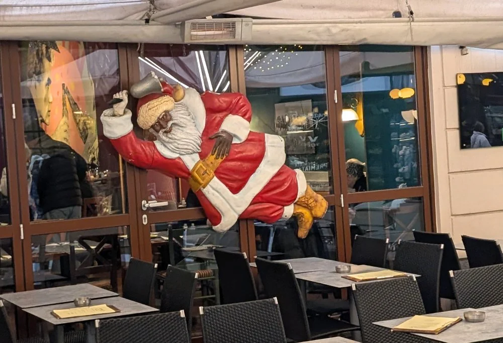Vienna Black Santa