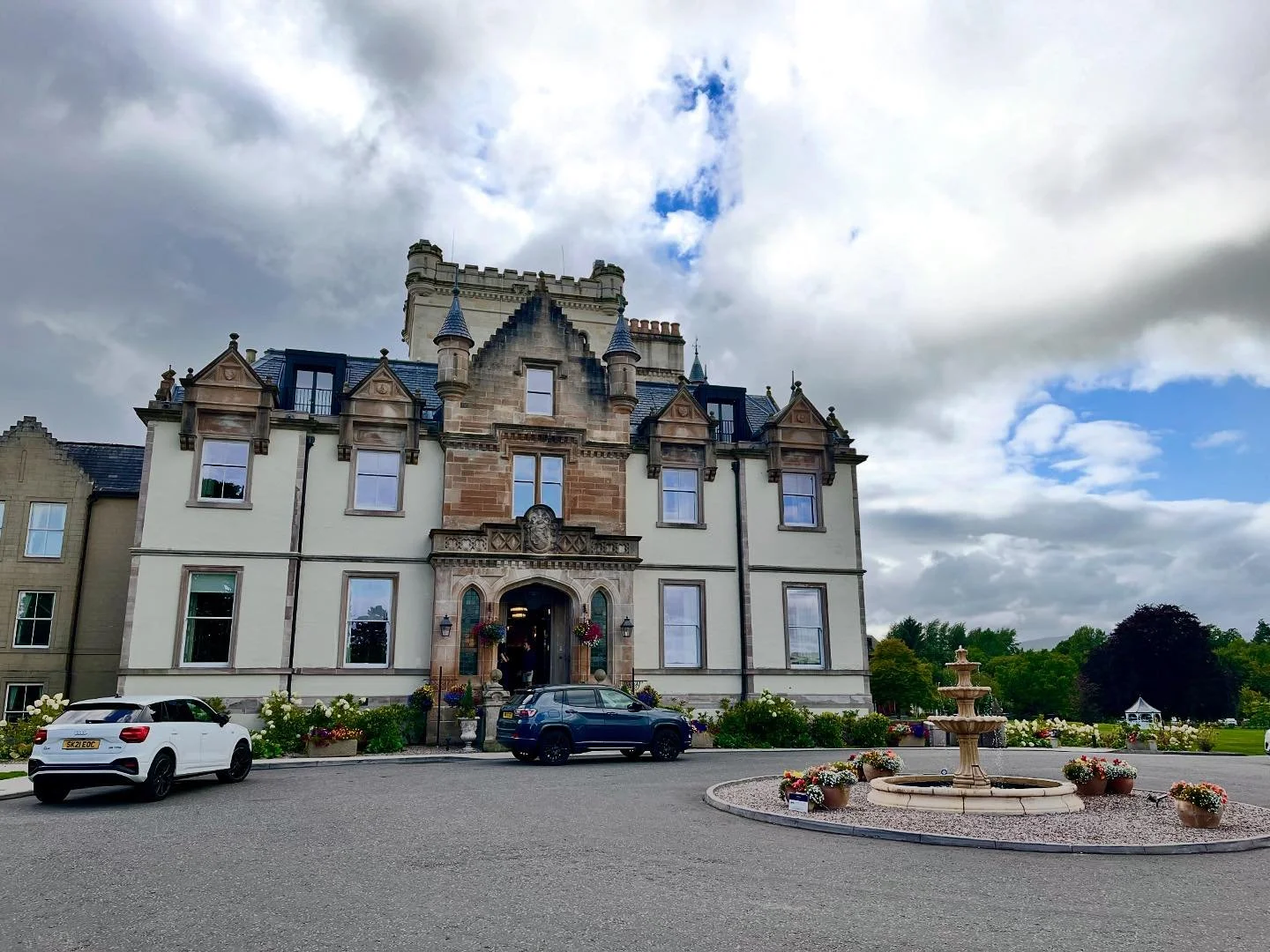 Here&rsquo;s home till the weekend for some much needed post-Worldcon recovery @cameronhouselochlomond