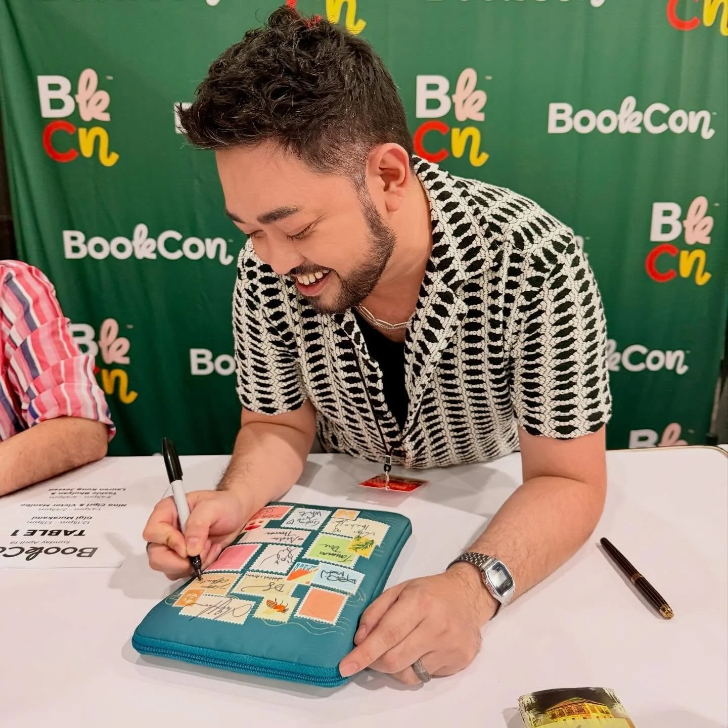 A time was had! So thrilled to be back at @bookcon (this time as both a fan and an author) and to be with my people. A huge thank you to everyone who came  by and hung out with me!