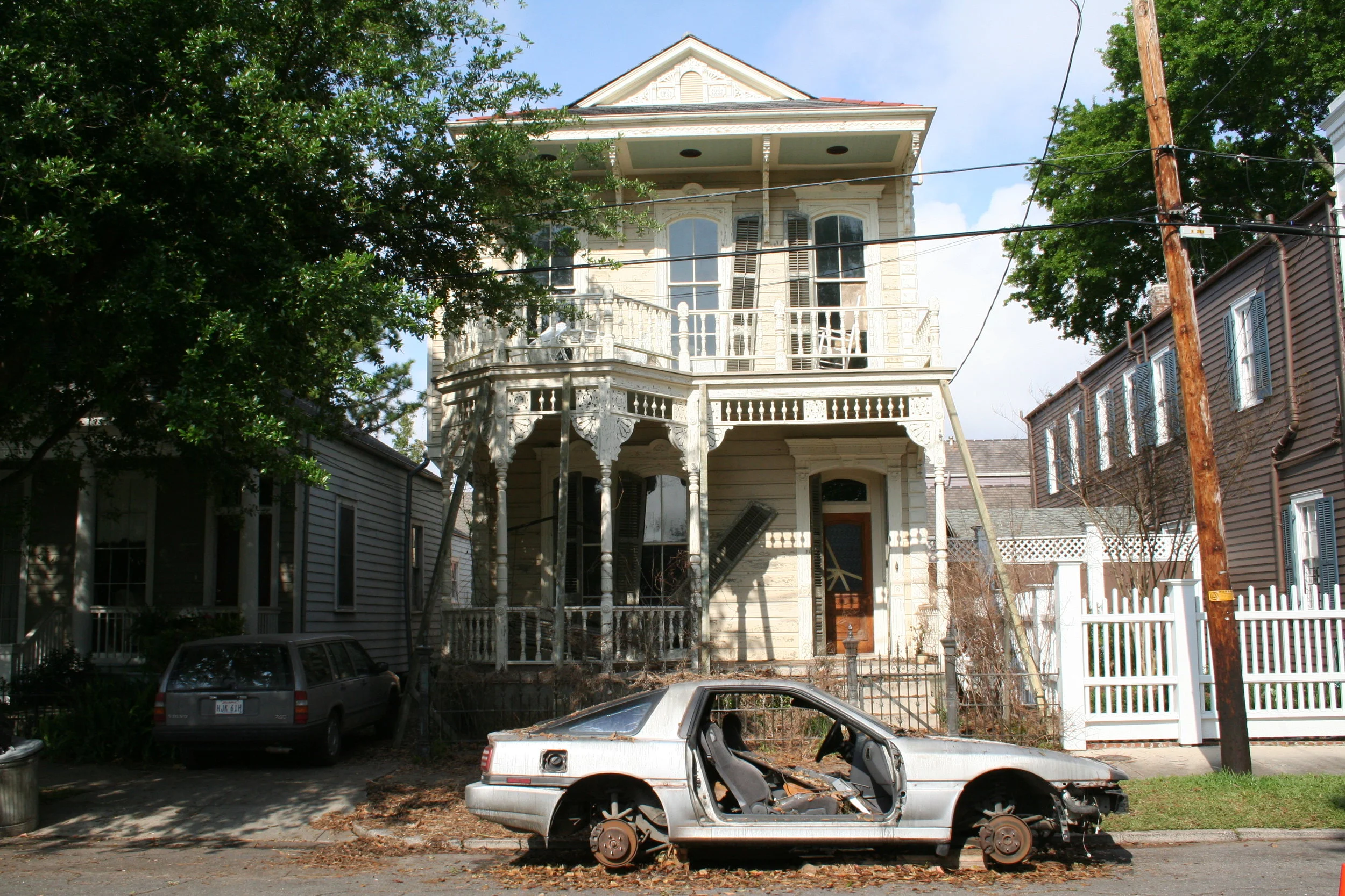 Exterior Keller House - pre makeover