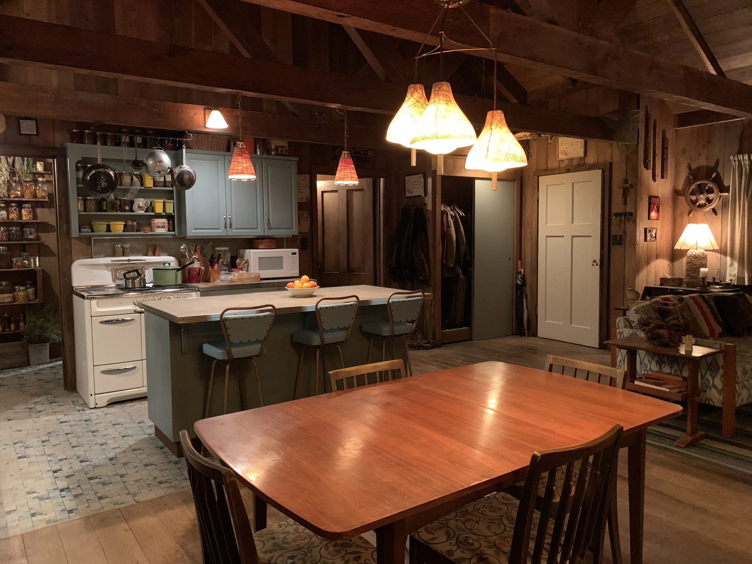 INT. Flynn's House - Dining Room