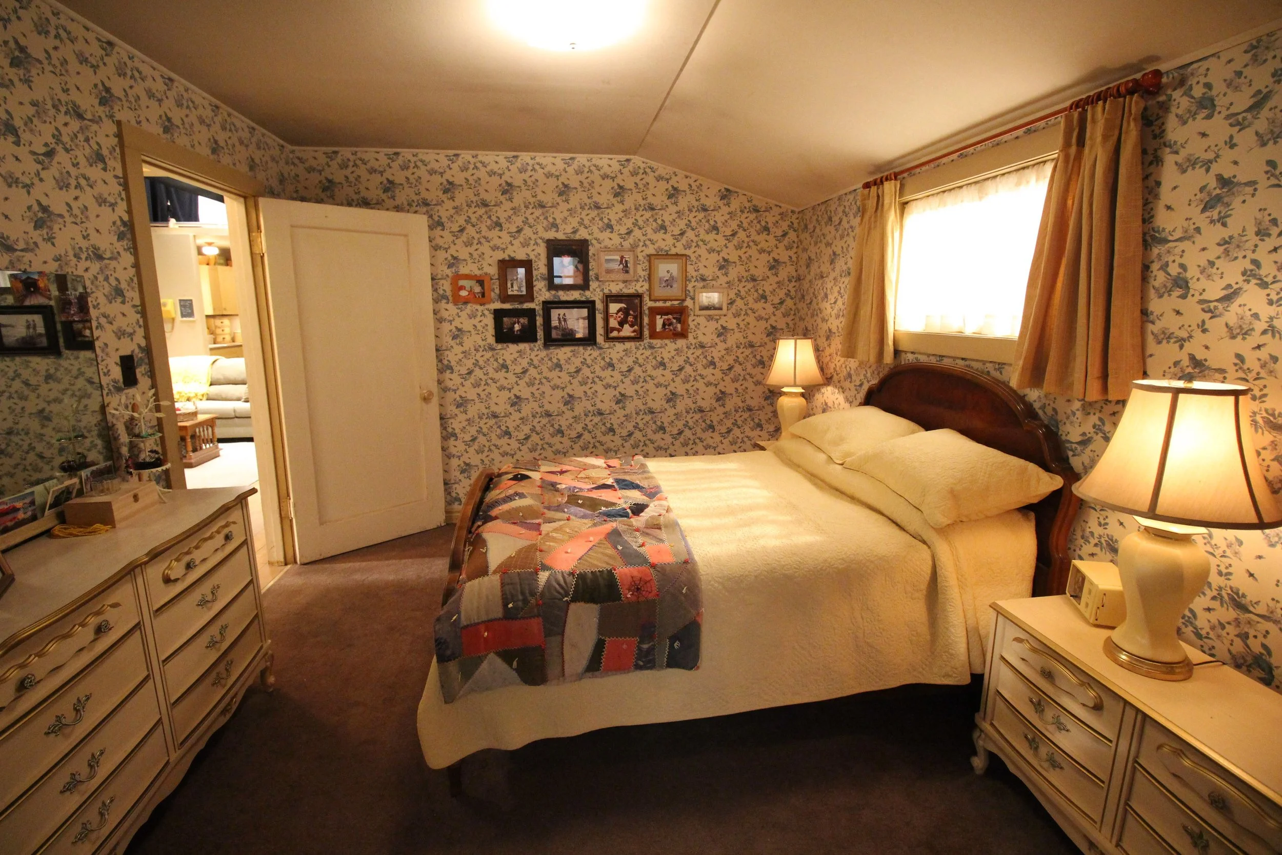 Int. Erins House - Bedroom