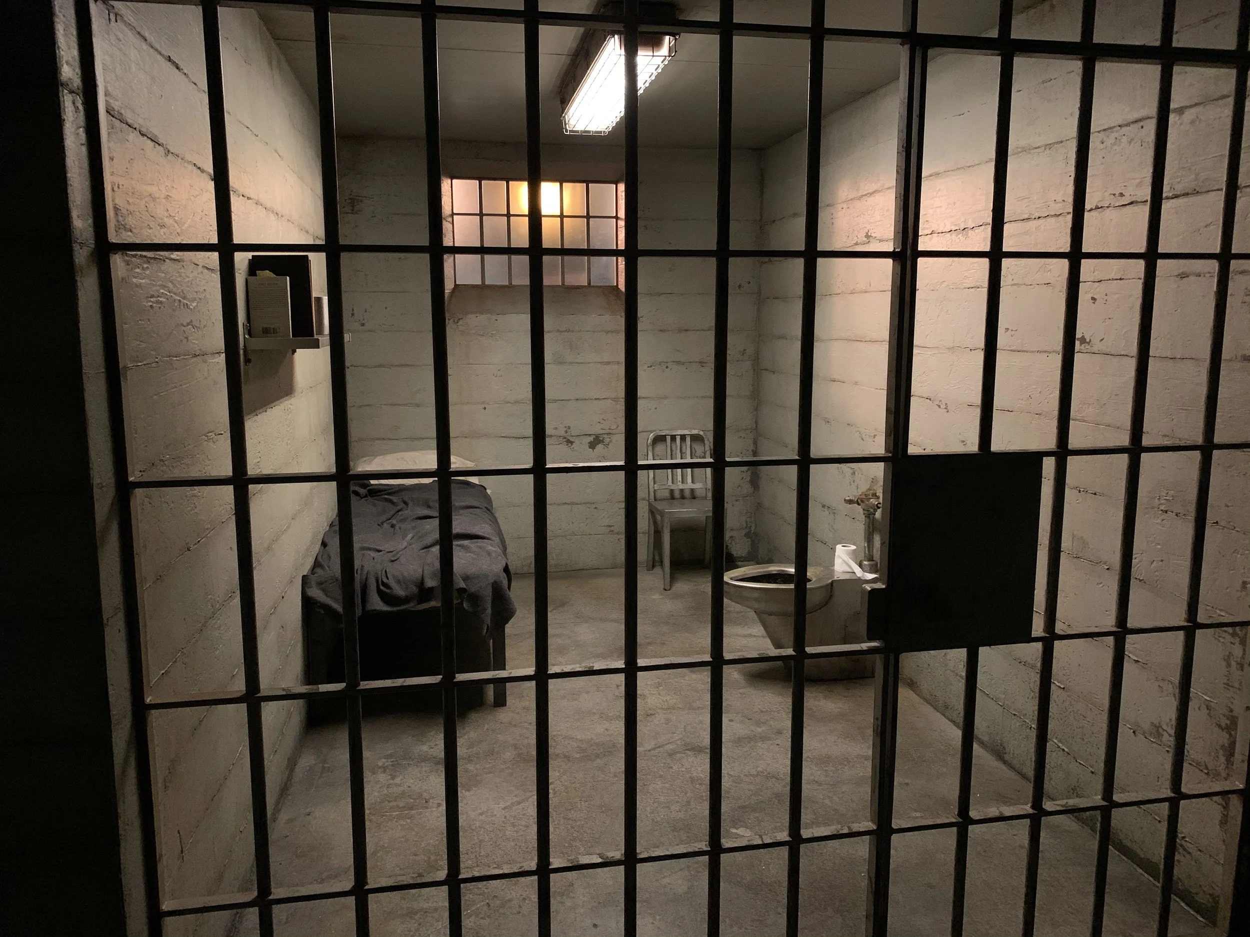 Int. Prison Cell