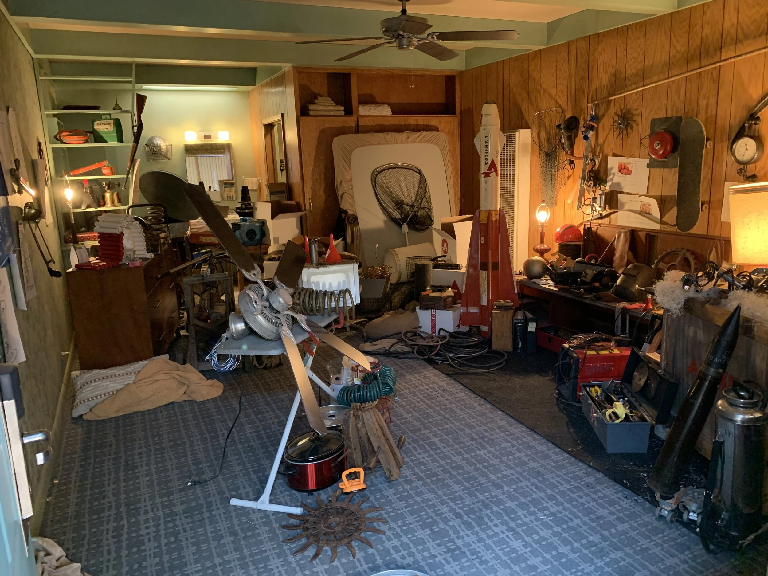 Int. Prickly Pear Motel - Wile's Room