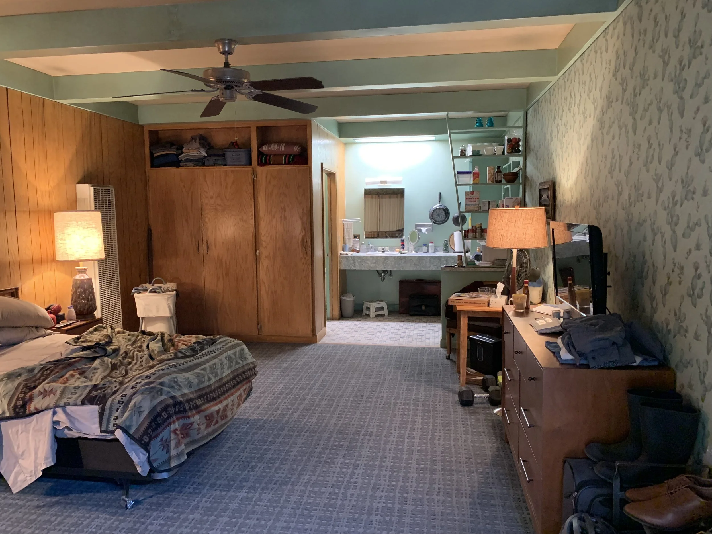 Int. Prickly Pear Motel - Kevin's Room