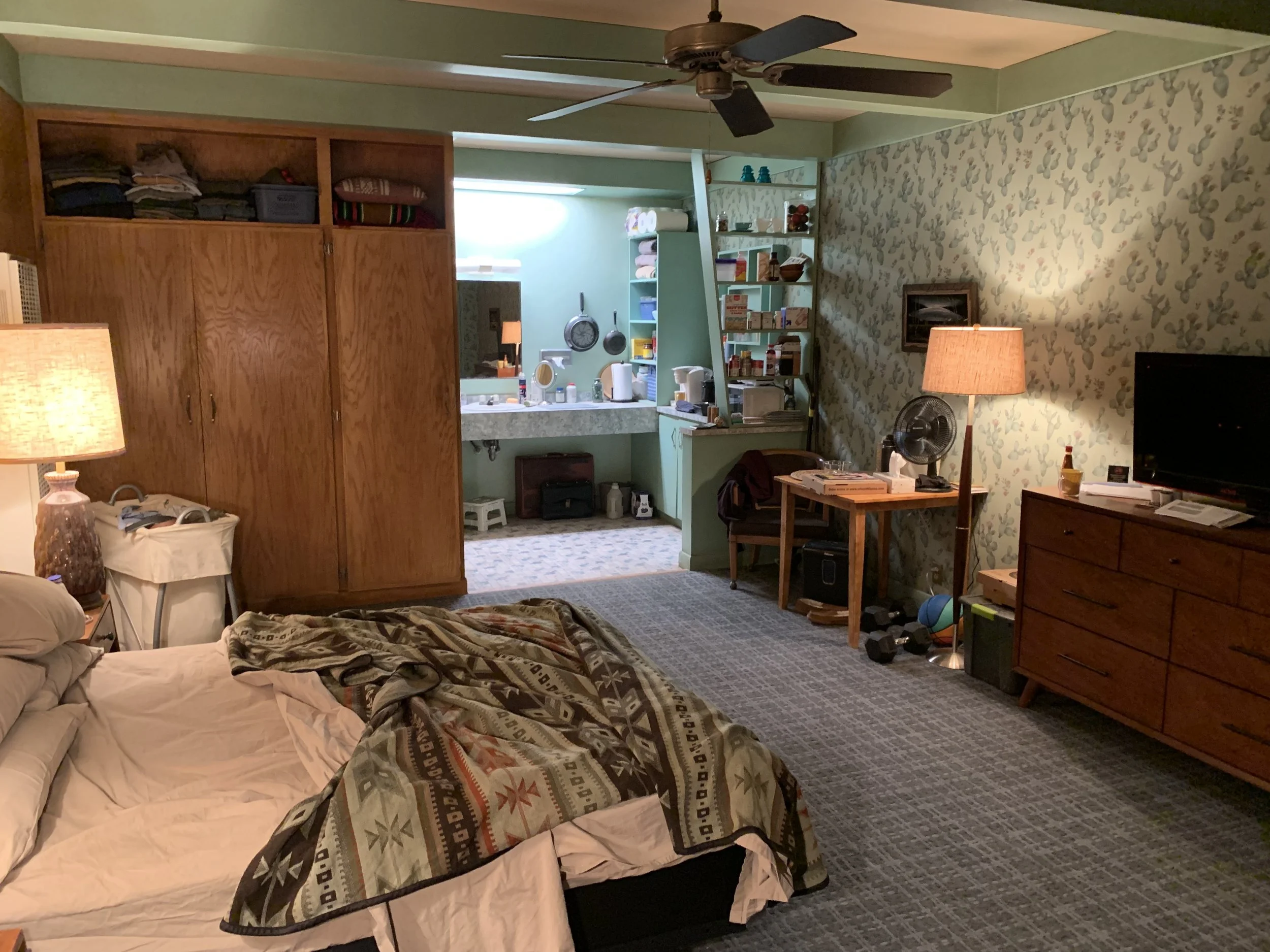 Int. Prickly Pear Motel - Kevin's Room