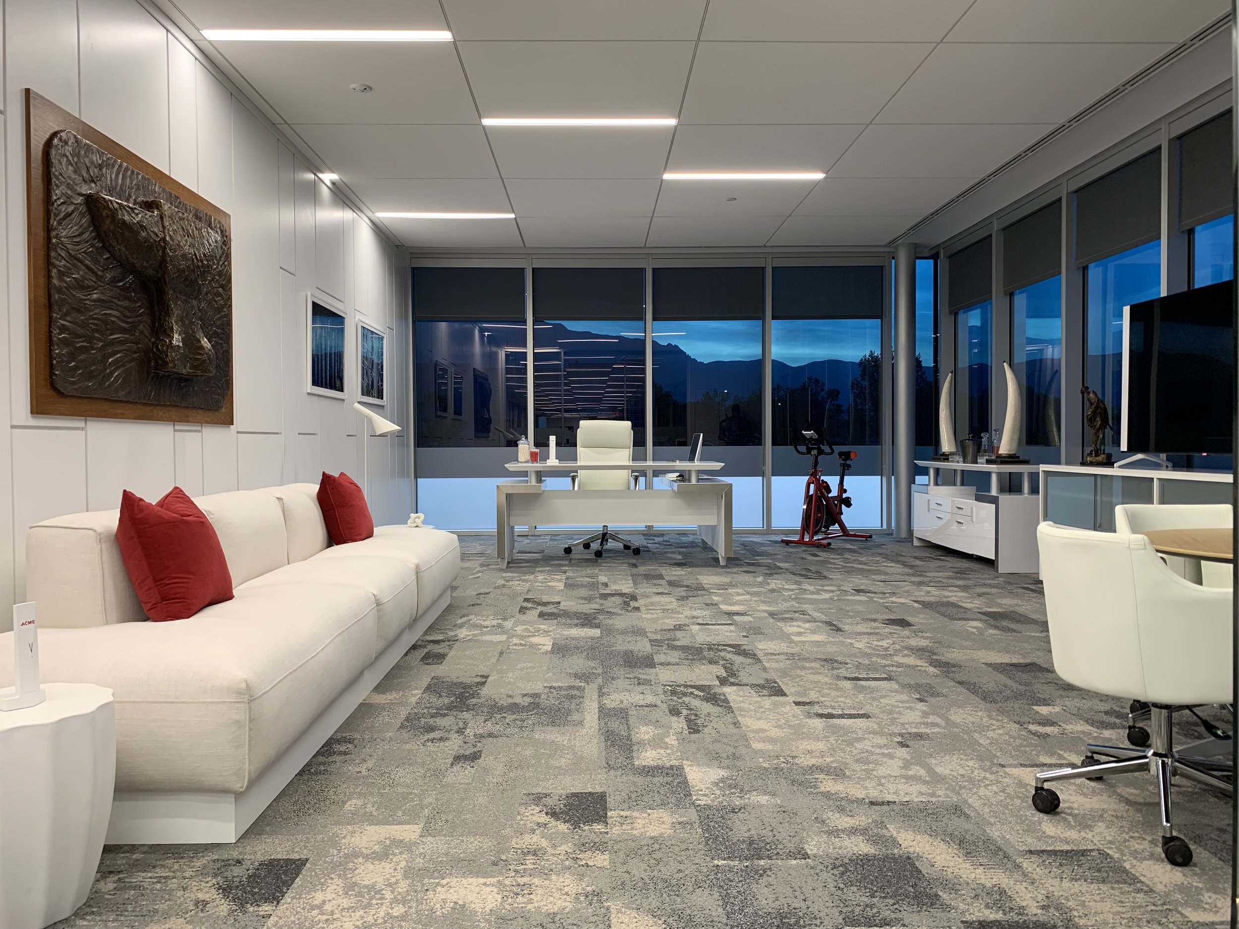 Int. ACME Headquarters - Buddy's Office