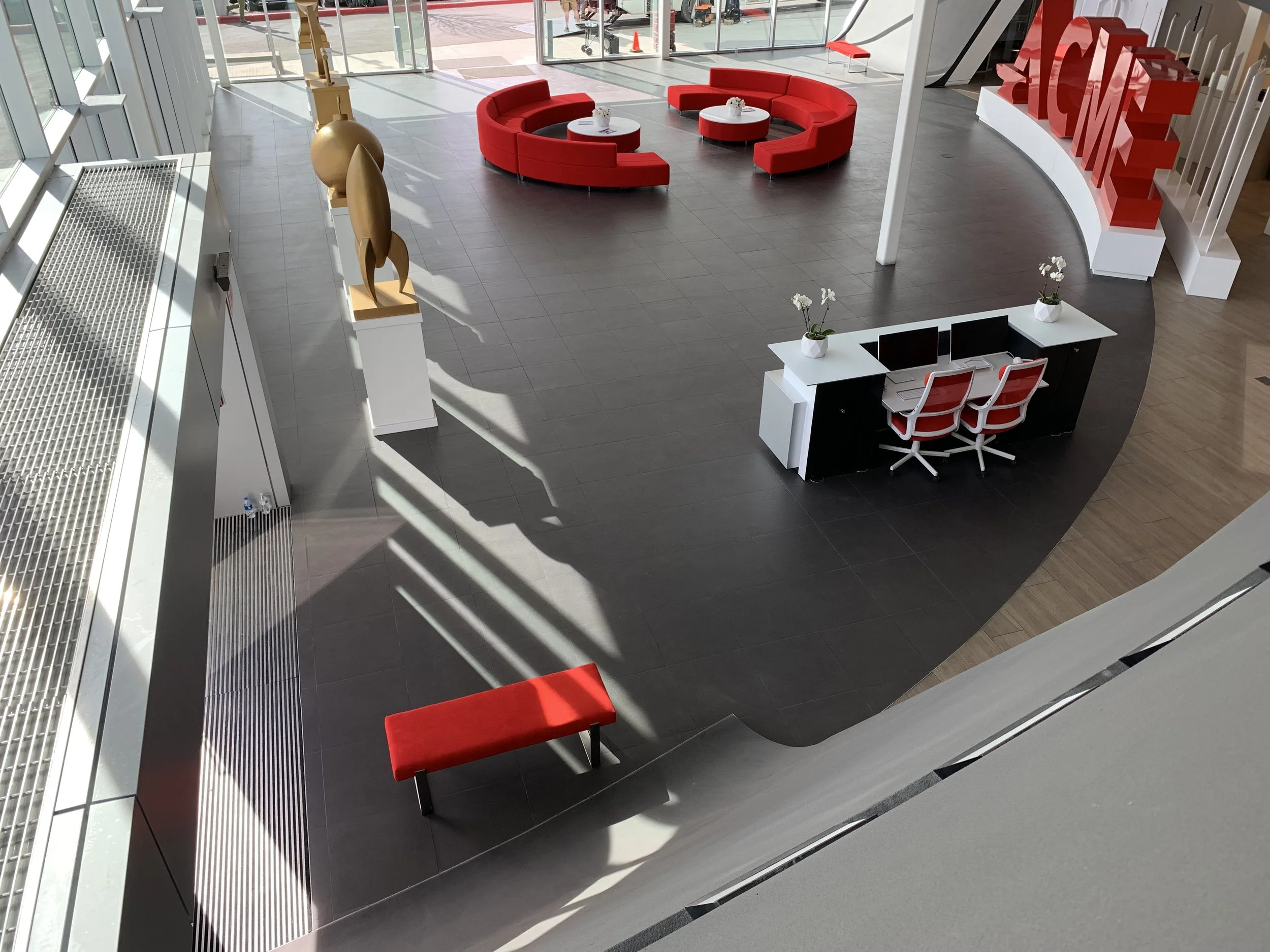 Int. ACME Headquarters - Lobby