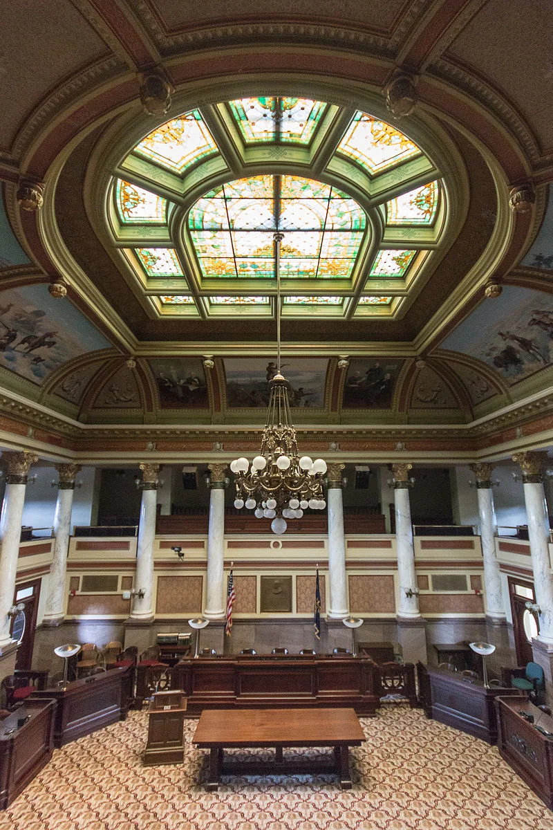800px-MK01780_Montana_State_Capitol_Old_Supreme_Court.jpg
