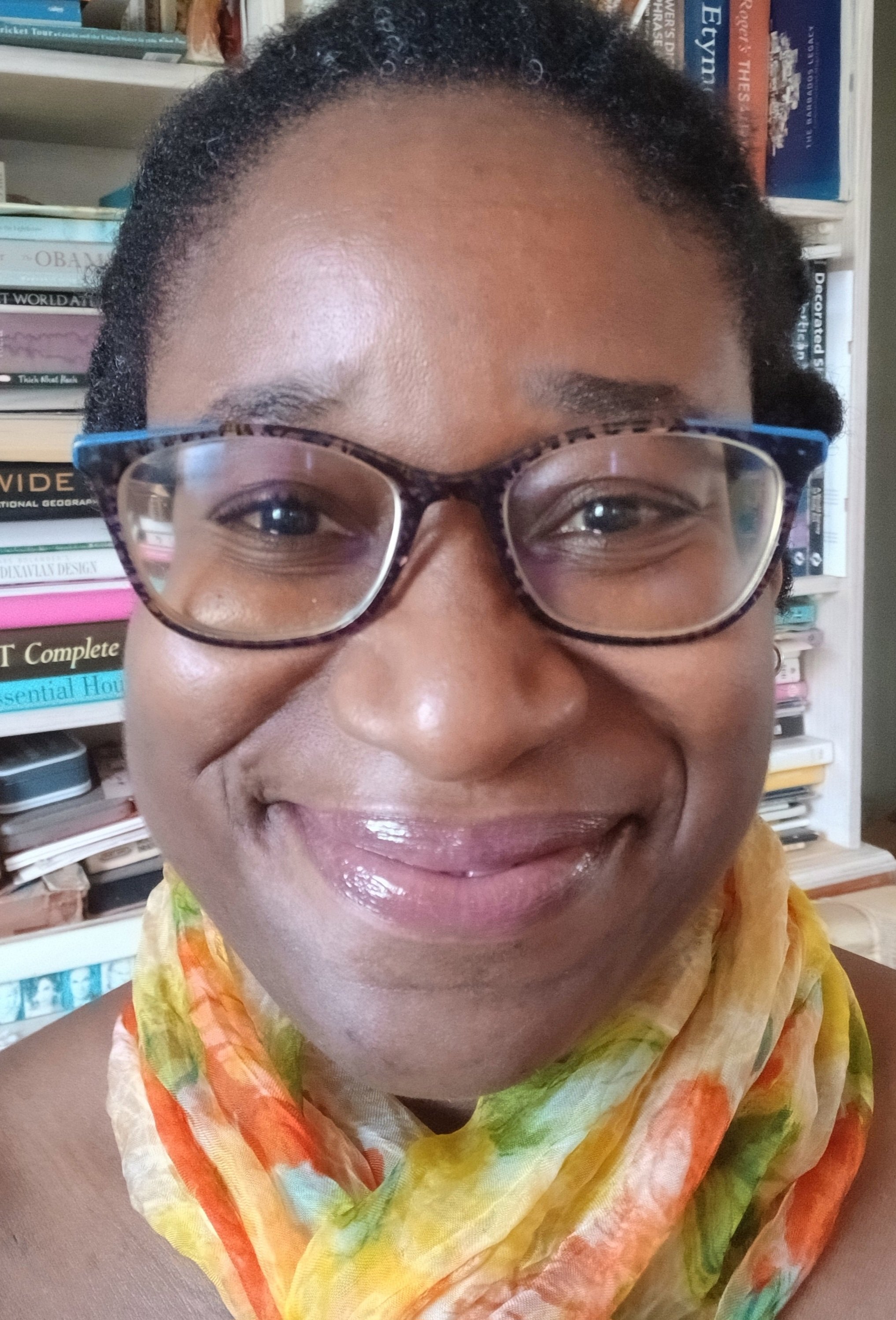 Headshot_Gail Riley.jpg