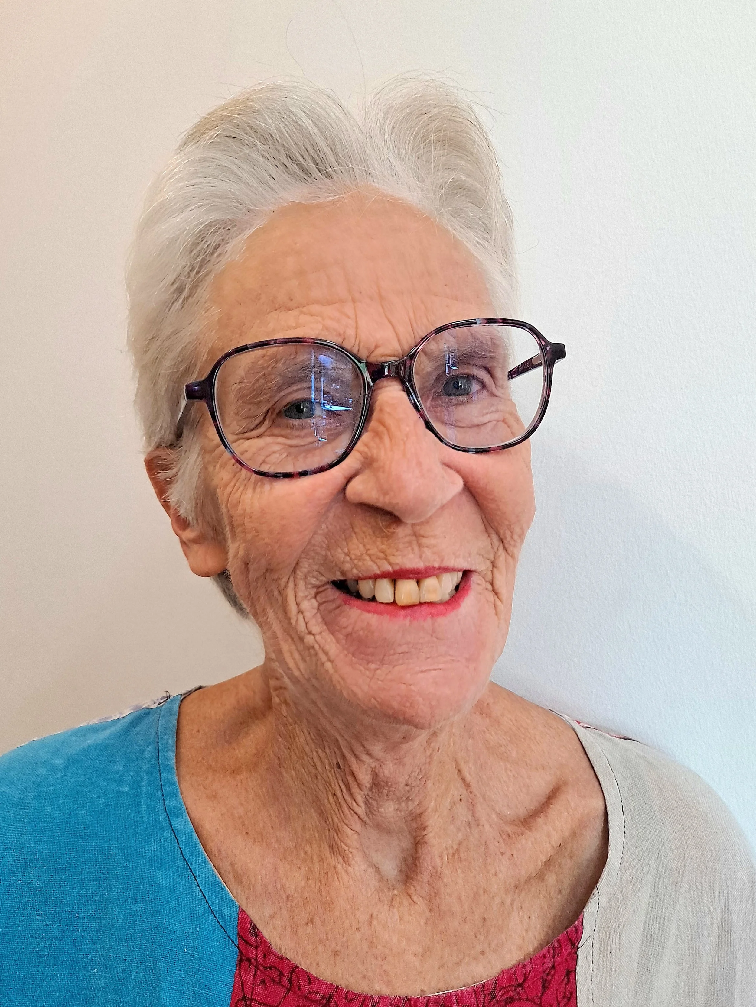 headshot CH one - carla hinds.jpg