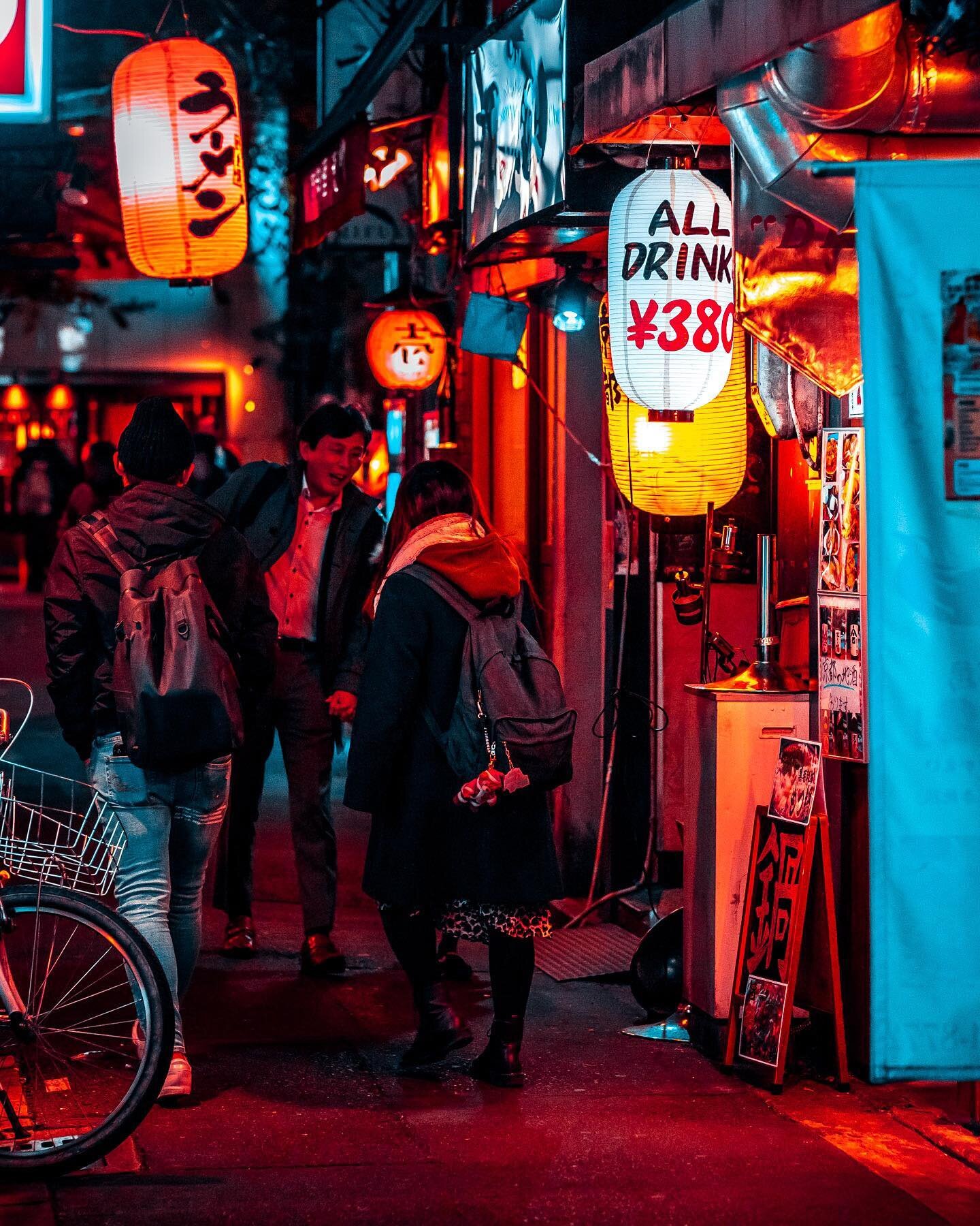 Kyoto, Japan.
Evening vibe.

Currently the city I miss the most since covid. I can&rsquo;t wait to go back there, it&rsquo;s one of those places where you will feel home even if you are very far from it. 
It took me a couple of years to get it done b