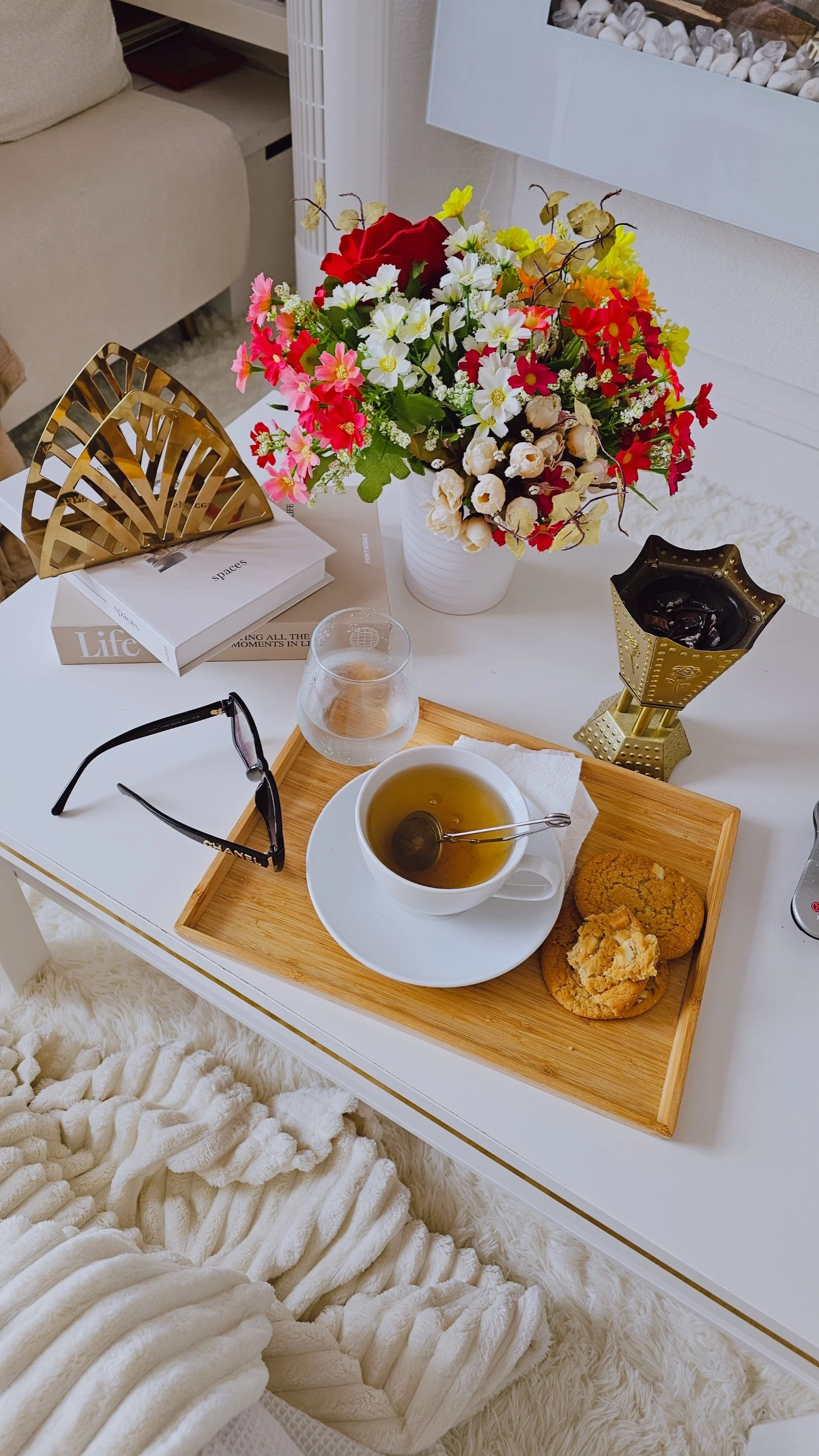 London ebony escort companion for business trips and international FMTY – Let me join you on business trips and overseas adventures, bringing connection, chemistry and a touch of home wherever we land.
