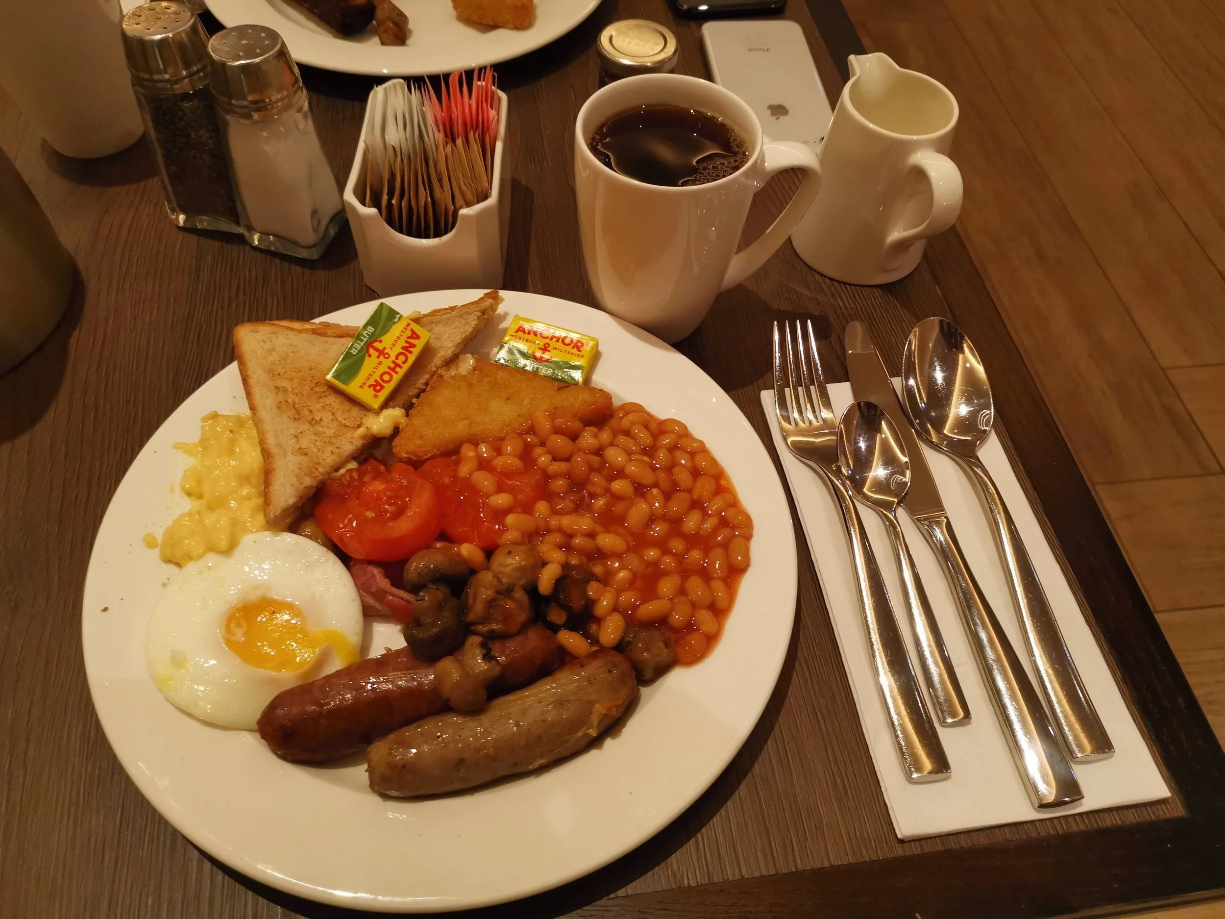 FMTY breakfast date with a luxury fly me to you ebony escort - The first morning of the year began in bed, soft light, warm coffee, and a man who made the night before one to remember. The African girl companion who's worth your indulgence.