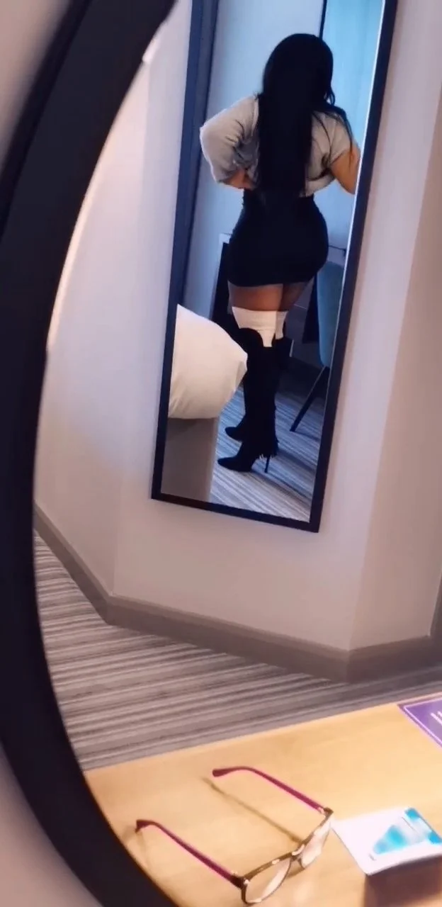 Personal escort for fine dining London - Join me for elegant evenings of exquisite food, flowing conversation and effortless chemistry that turn dinner into something far more intimate.