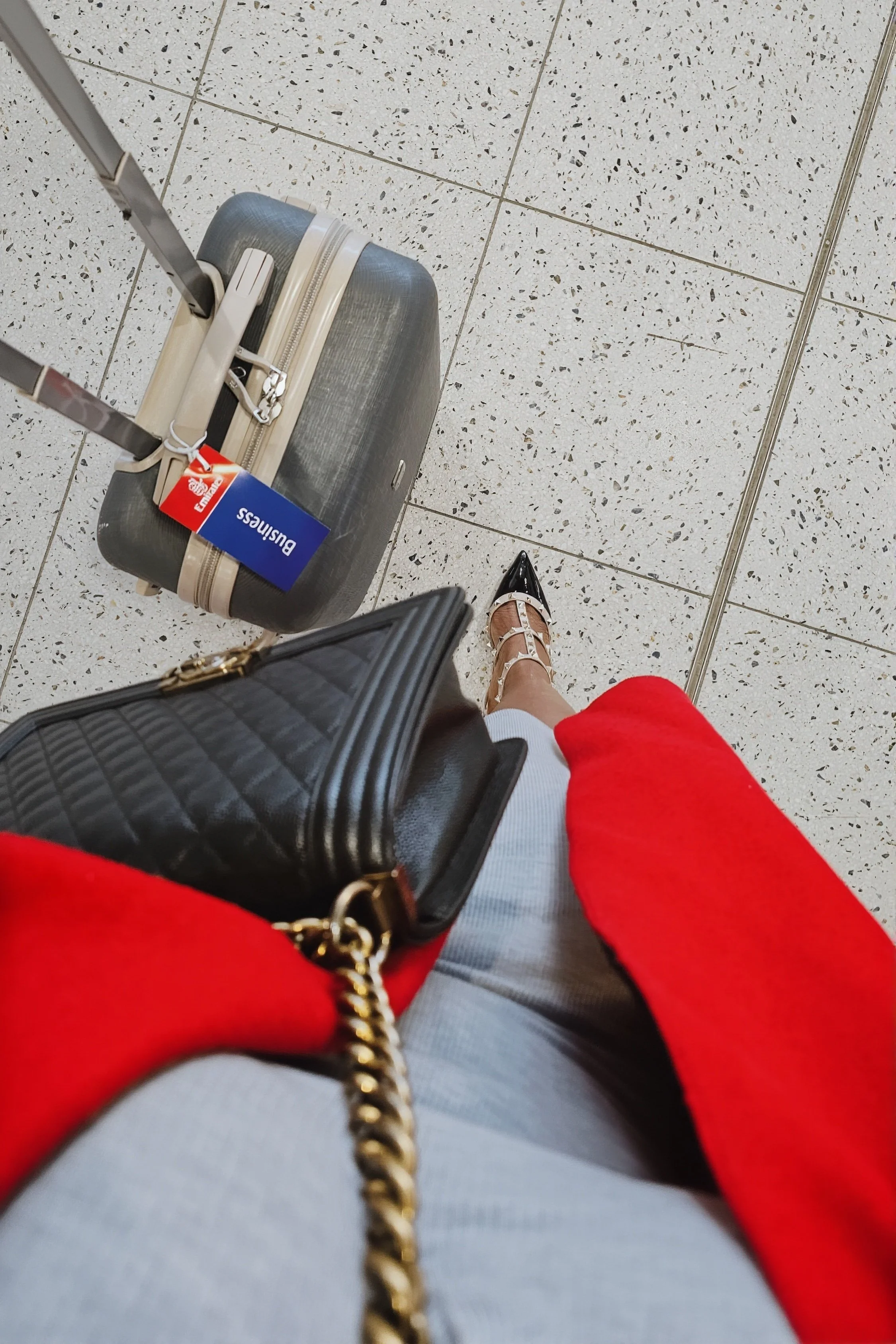 London airport escort ebony companion - Let me meet you at arrivals and ease you into the city with soft conversation, warm chemistry and a connection that lingers beyond the journey.