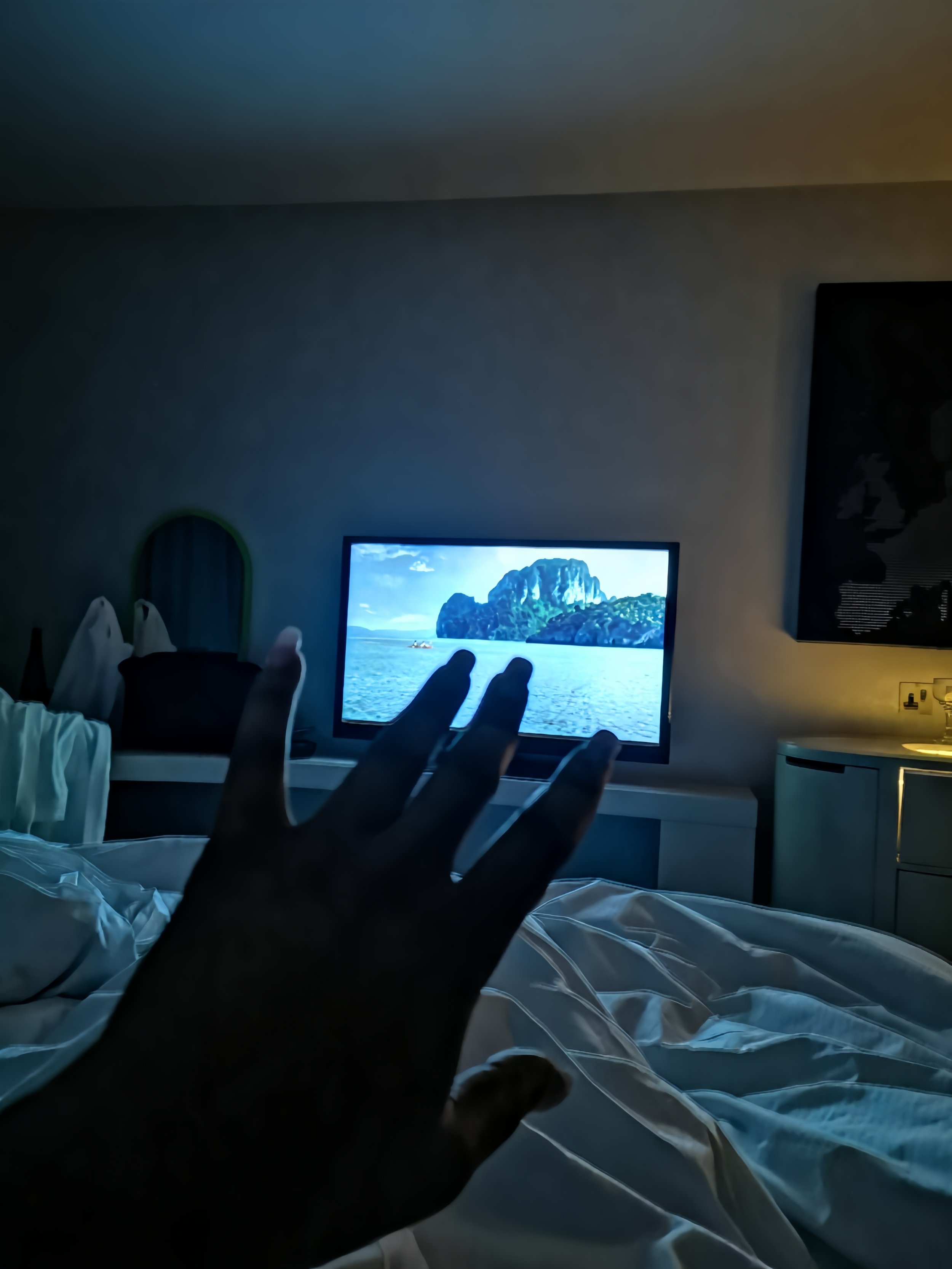 London ebony escort travel companion – I offer discreet, high-quality companionship with intimacy, laughter and a deliciously slow seduction that's all for you.