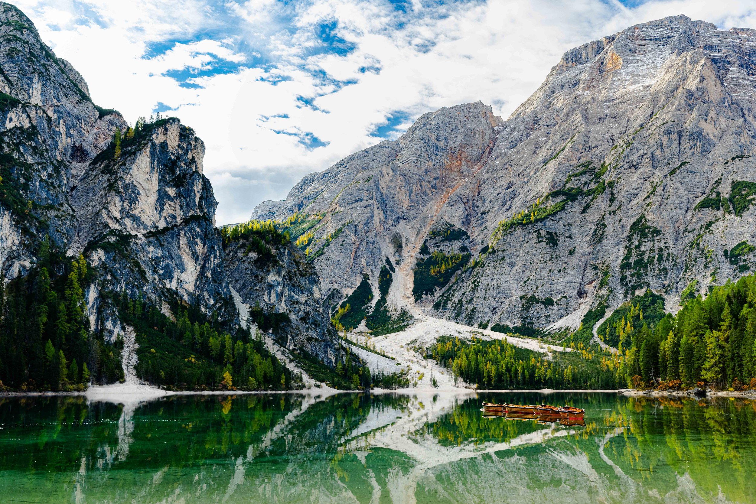 LAGO DI BRAIES, ITALY