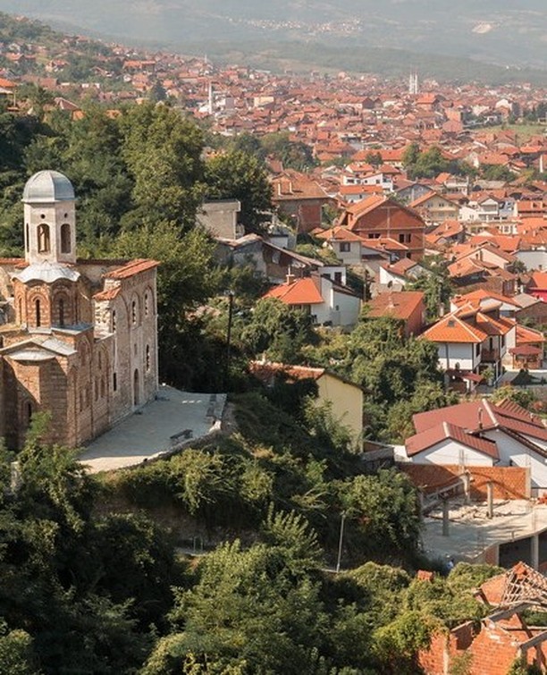 Our very own home sweet home. We are proudly bottled by @stonecastlewine and vineyards, located in #Kosovo.⁠
⁠
#FoodWine #FoodWinePairings #ProductofKosovo #EatDrinkFoodWine #WineLovers #WineClub⁠