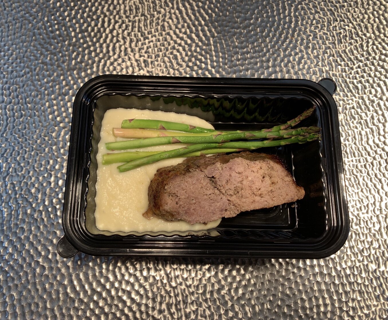 Meatloaf with Mashed Potatoes and Asparagus
